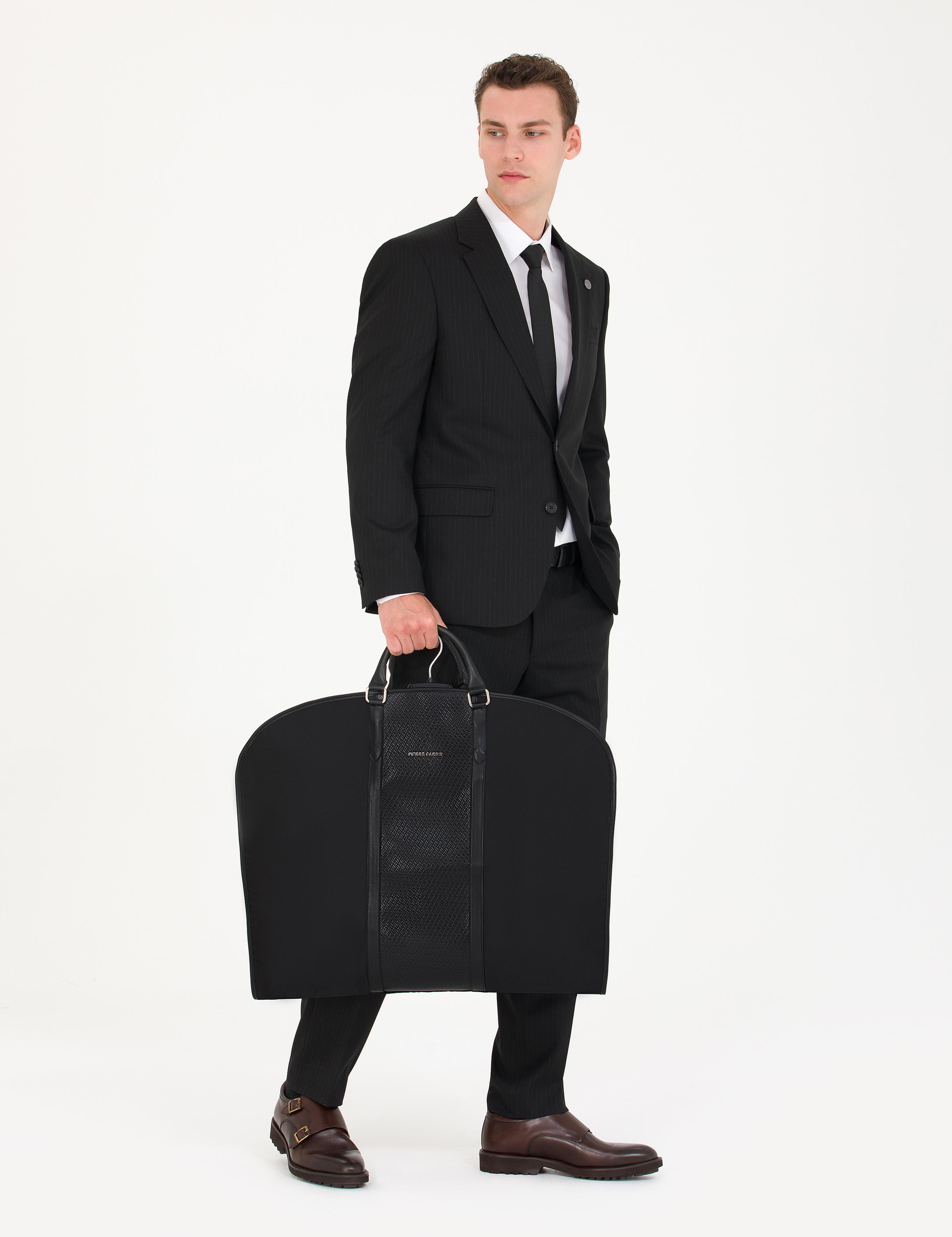 Erkek Siyah Takım Elbise Çantasısı