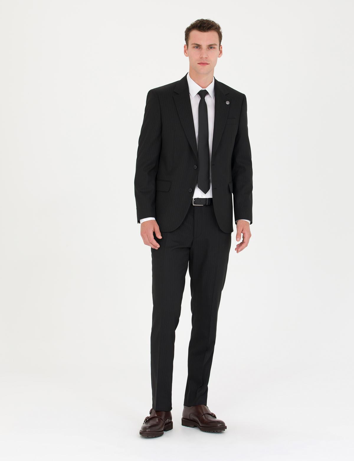 Siyah Klasik Çizgili Takım Elbise