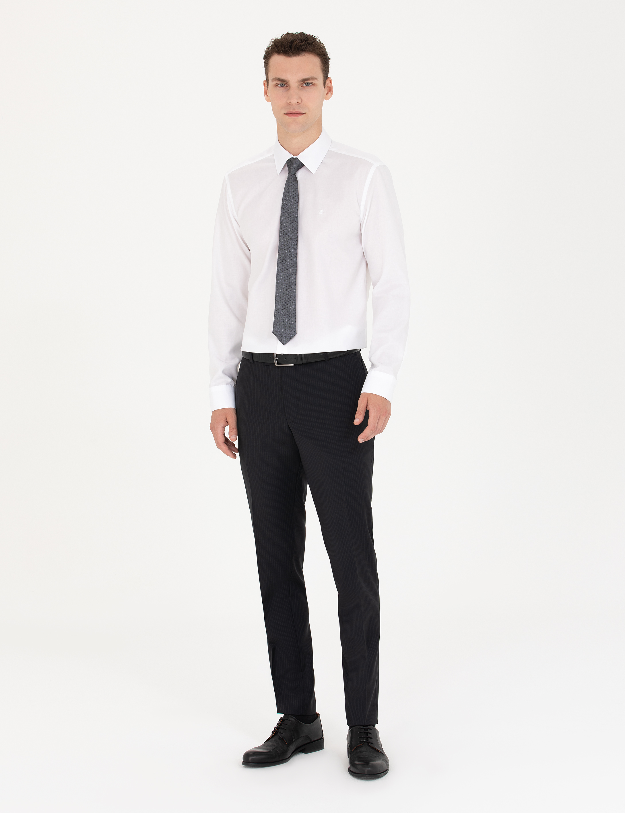 Beyaz Slim Fit Uzun Kollu Klasik Gömlek