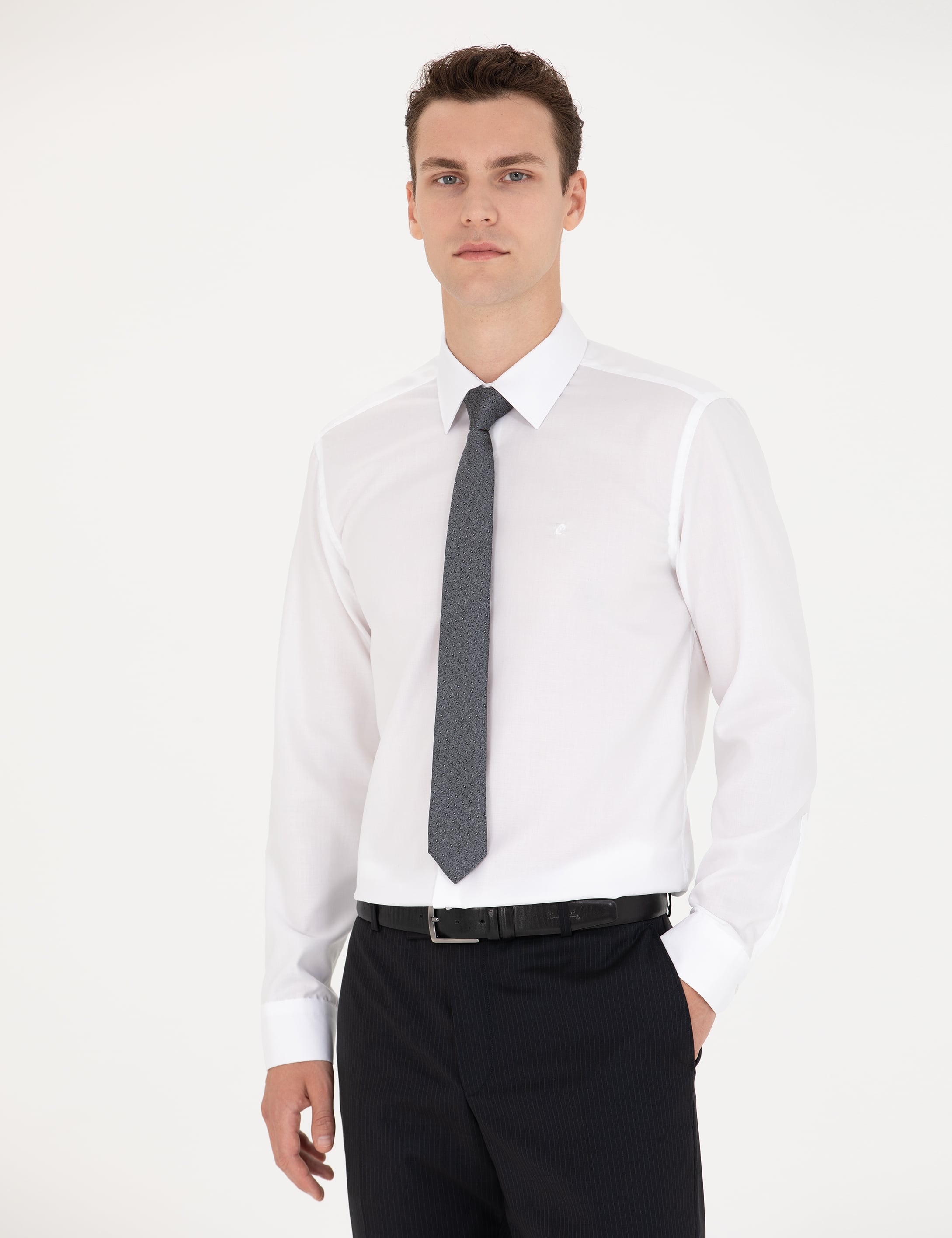 Beyaz Slim Fit Uzun Kollu Klasik Gömlek