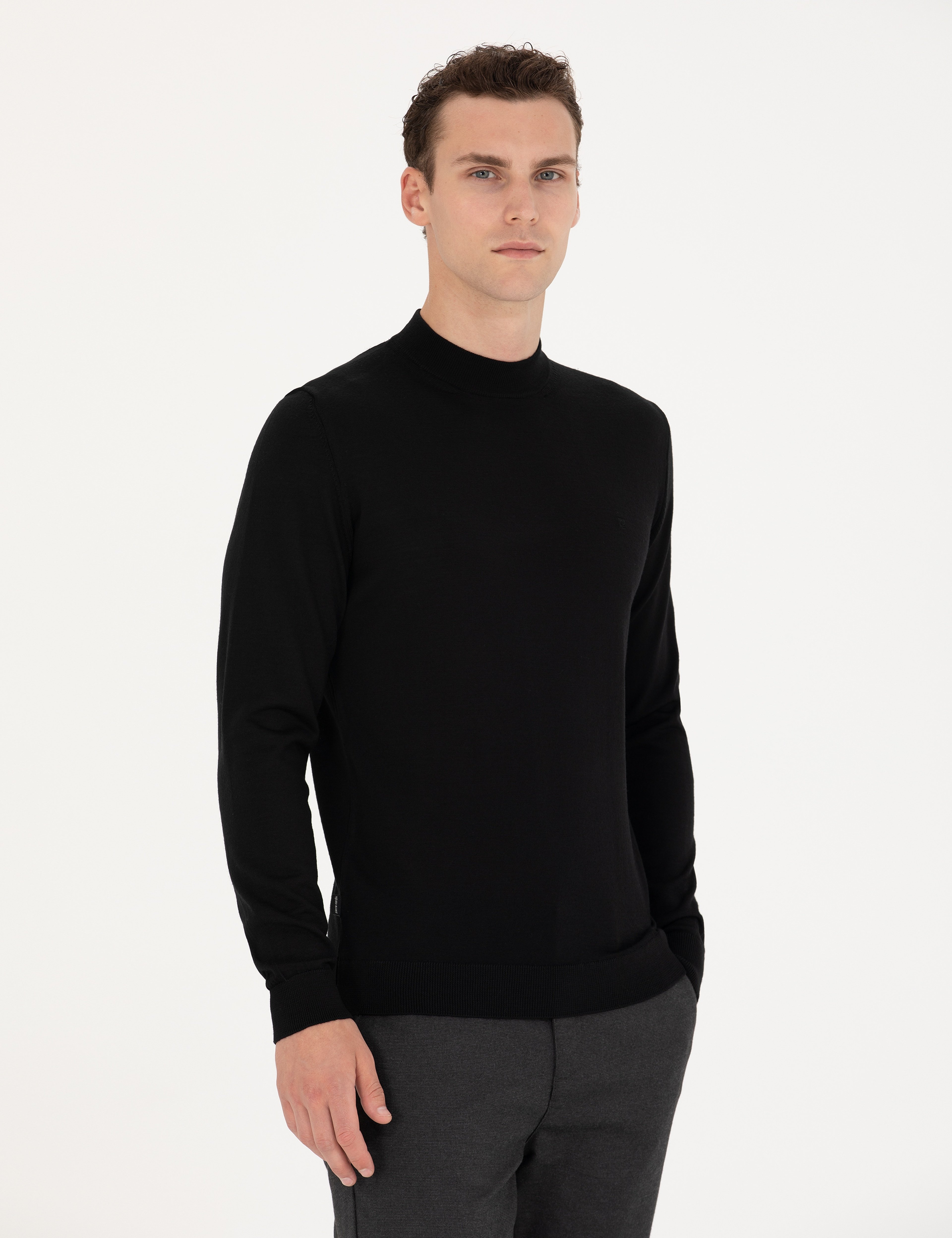 Siyah Regular Fit Çeyrek Yaka Yün Karışımlı Basic Triko Kazak