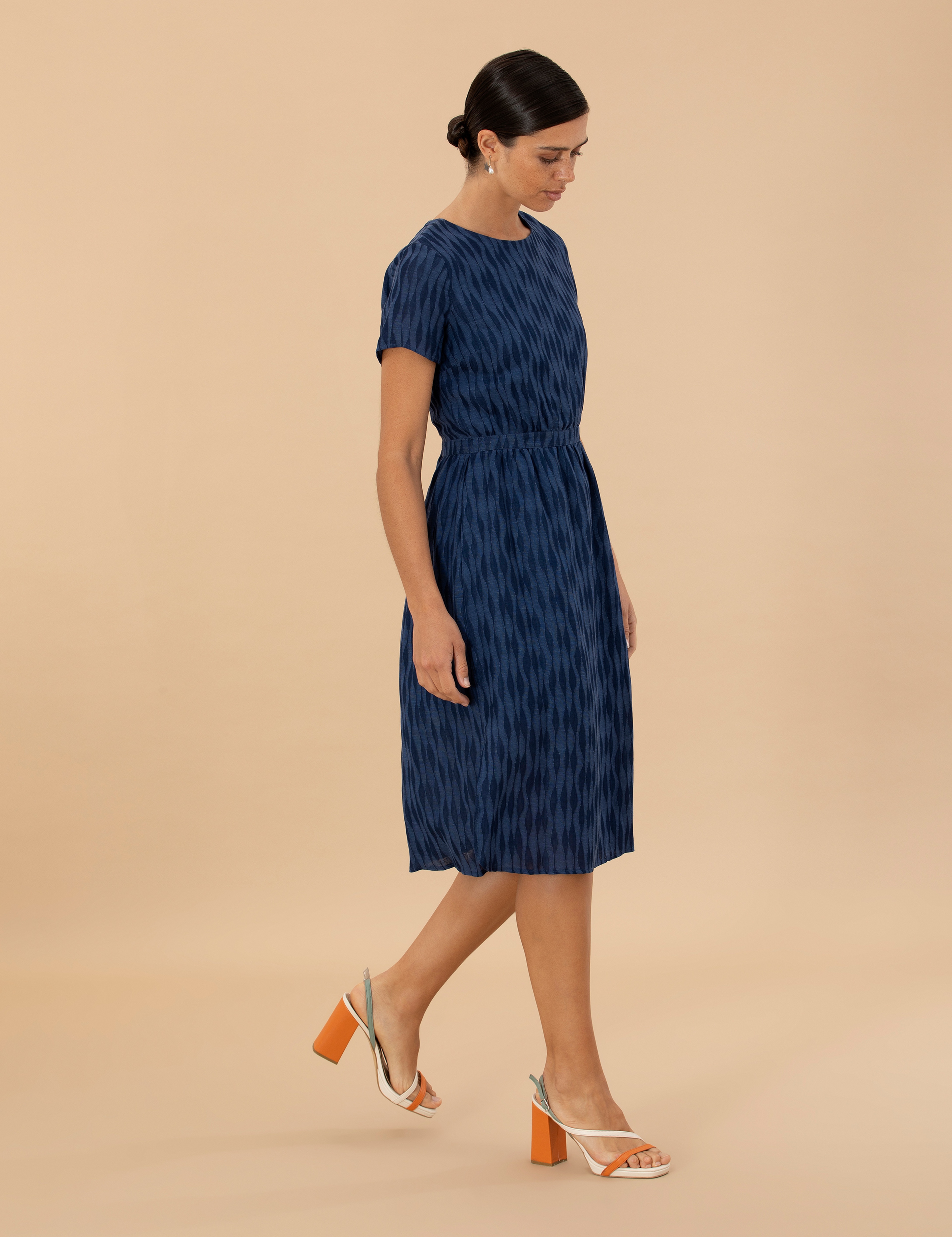 Lacivert Dokuma Elbise - Image 3