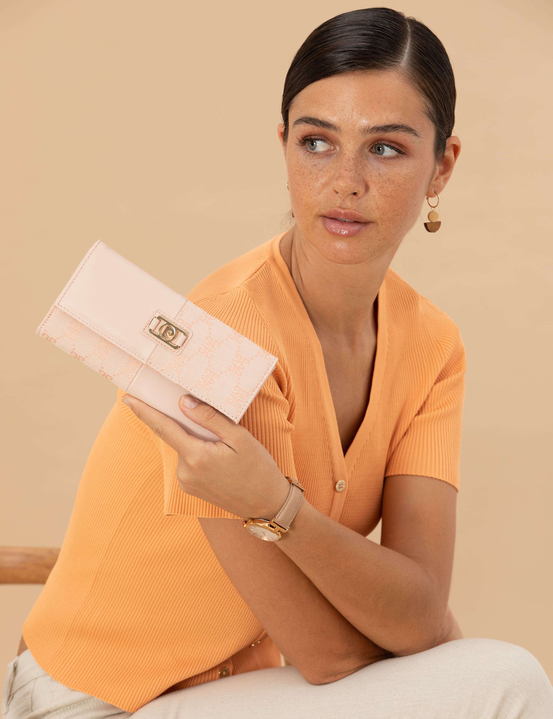 Pembe Cüzdan