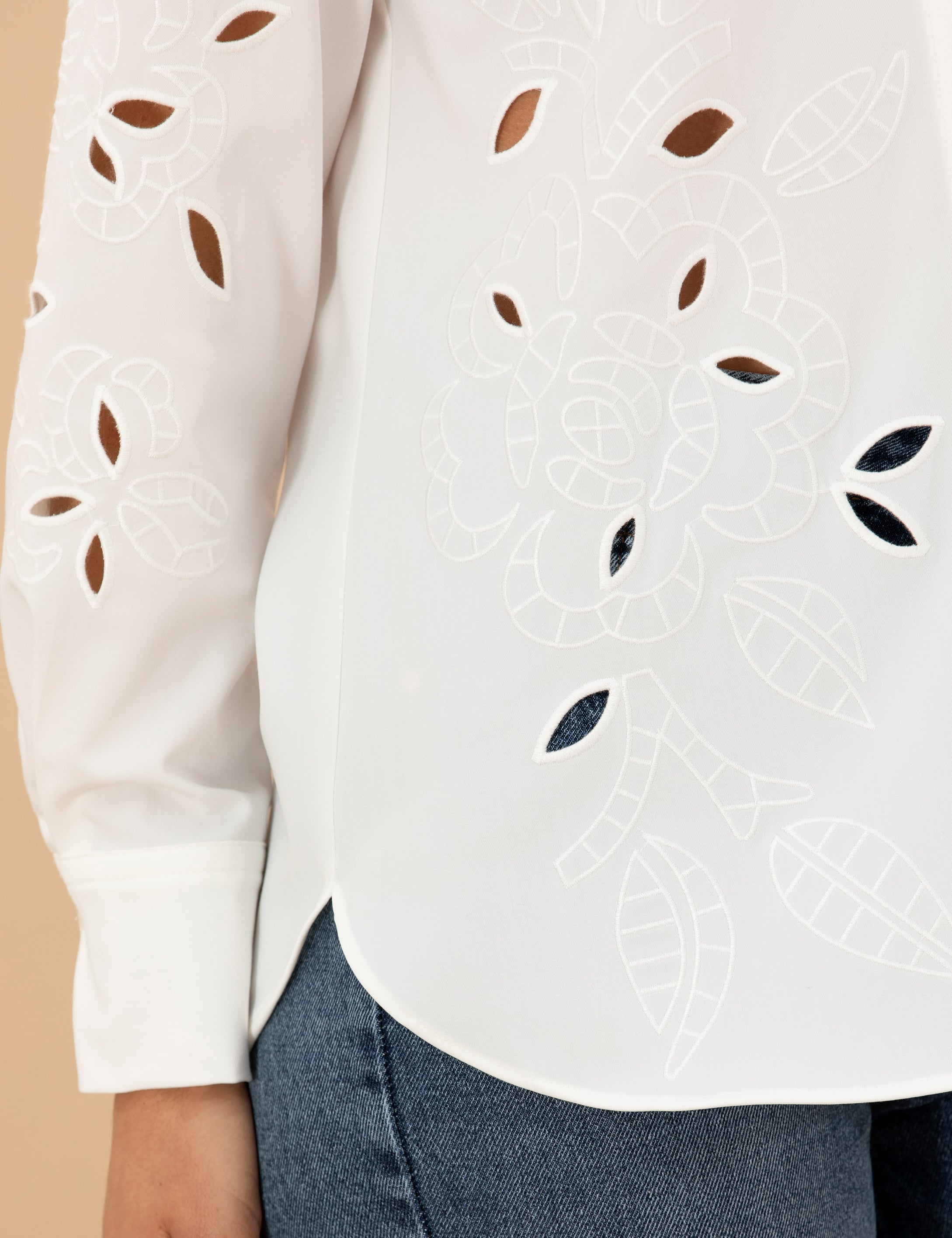 Beyaz Comfort Fit Uzun Kollu Gömlek - Image 7
