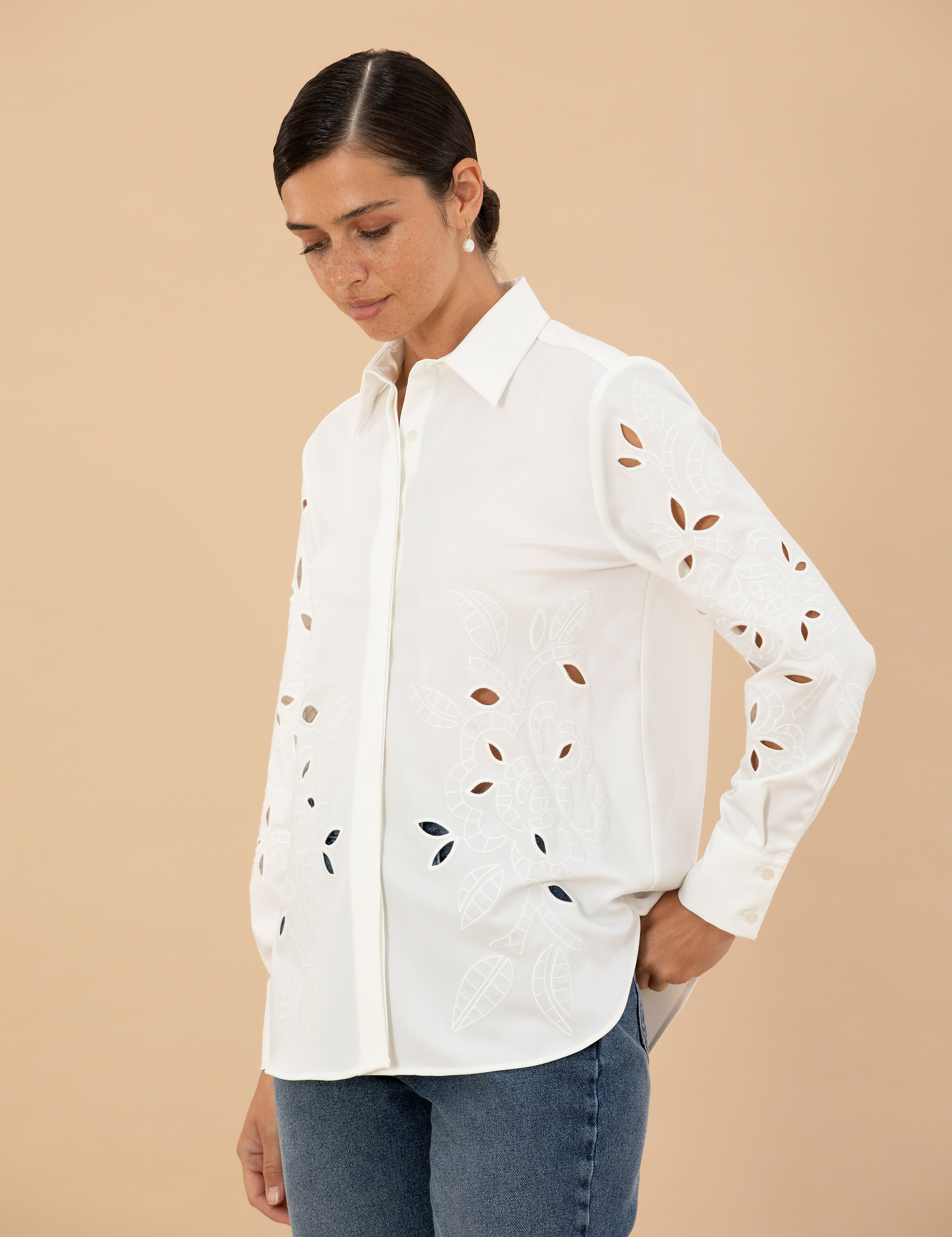 Beyaz Comfort Fit Uzun Kollu Gömlek - Image 3