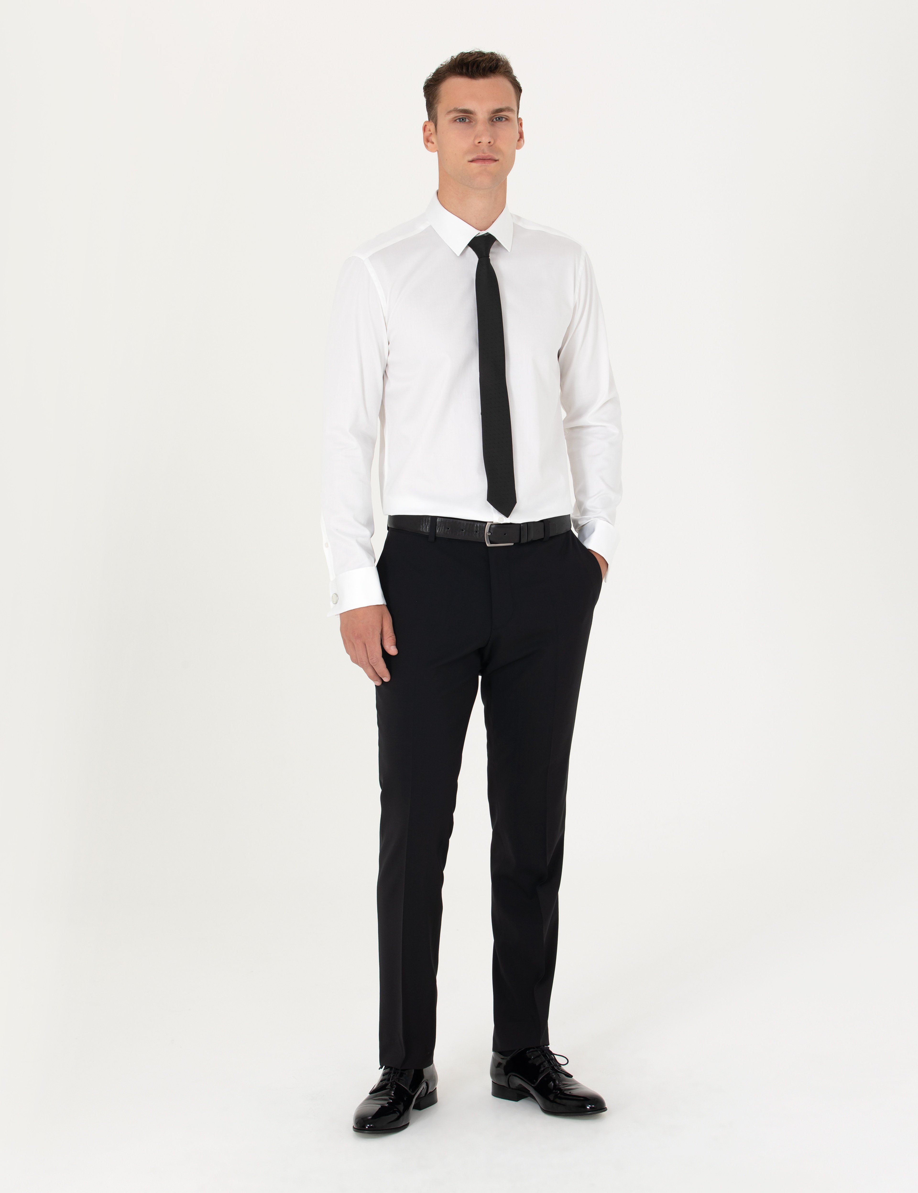 Beyaz Slim Fit Uzun Kollu Basic Gömlek