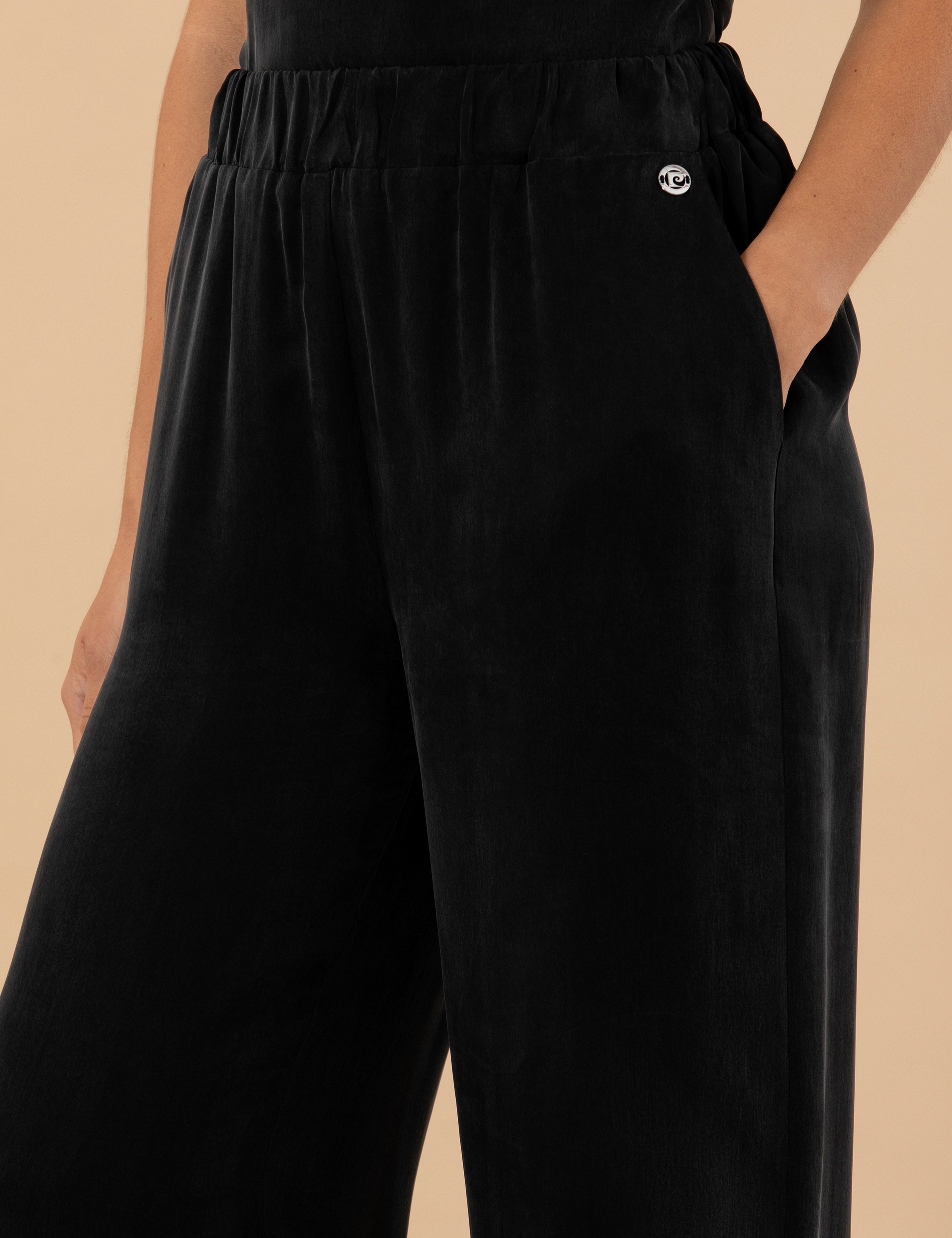 Siyah Kupro Kumaş Loose Fit Pantolon