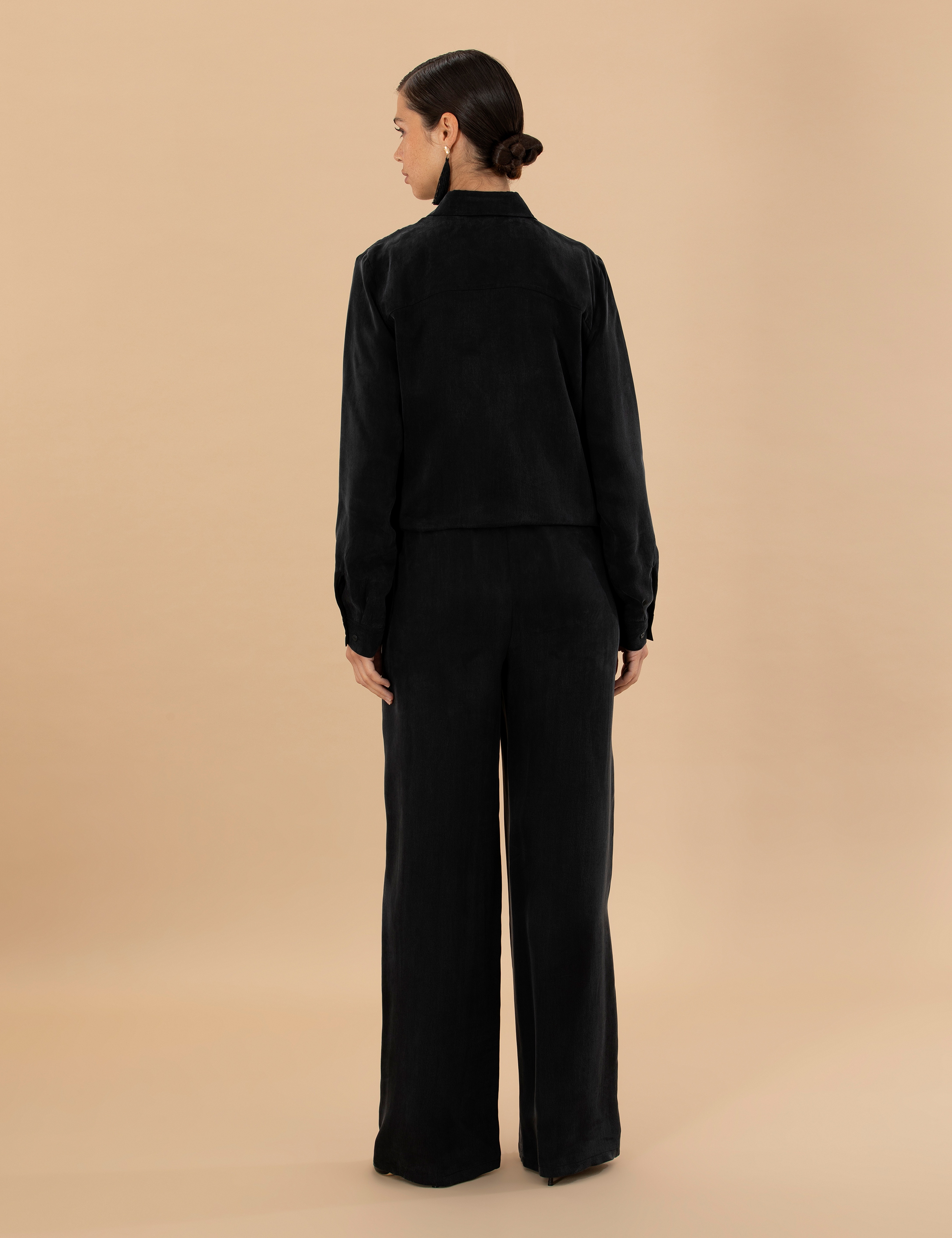 Siyah Kupro Kumaş Loose Fit Pantolon - Image 4