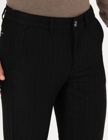 Siyah Slim Fit Çizgili Kanvas Pantolon