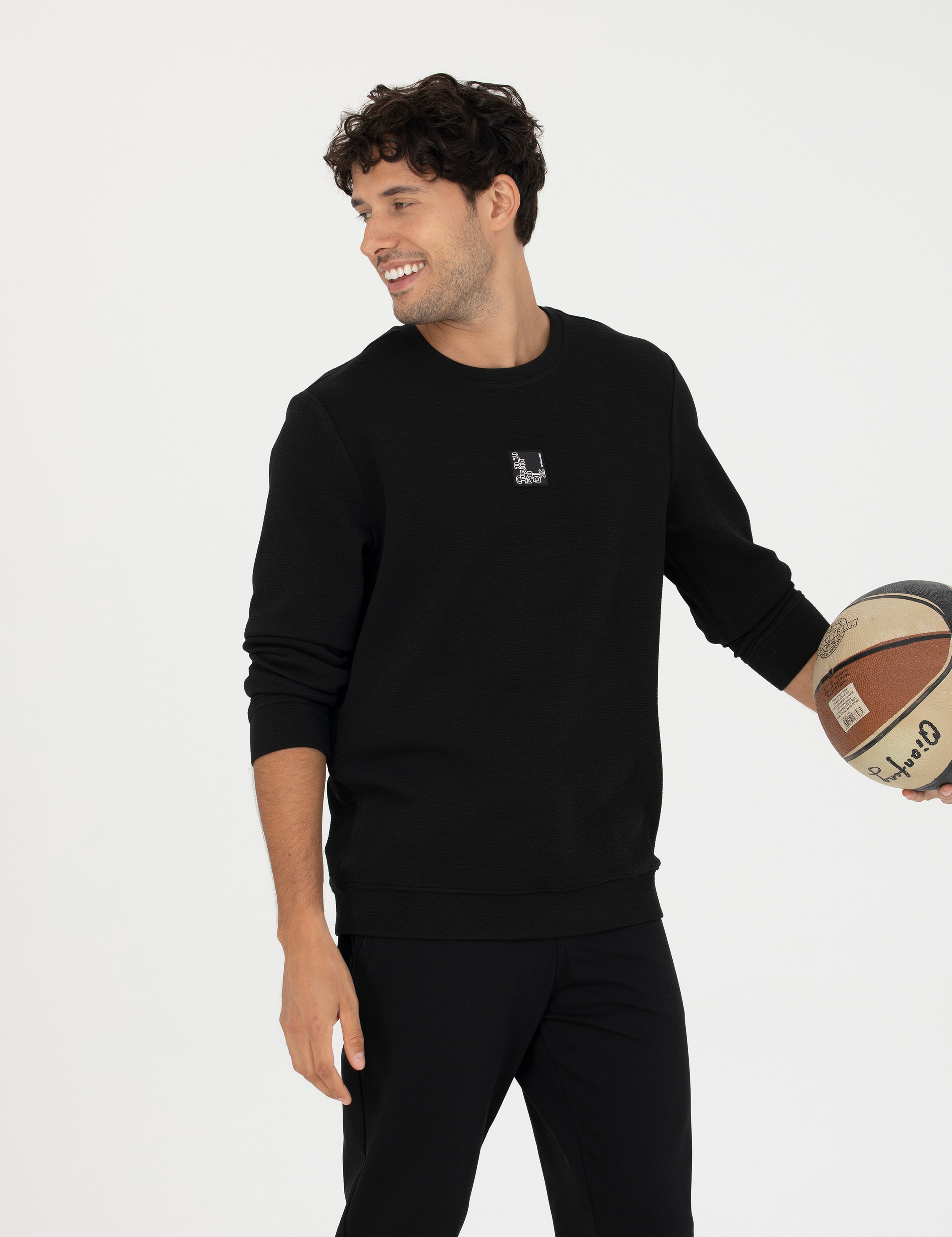 Siyah Regular Fit Sweatshirt - Image 1