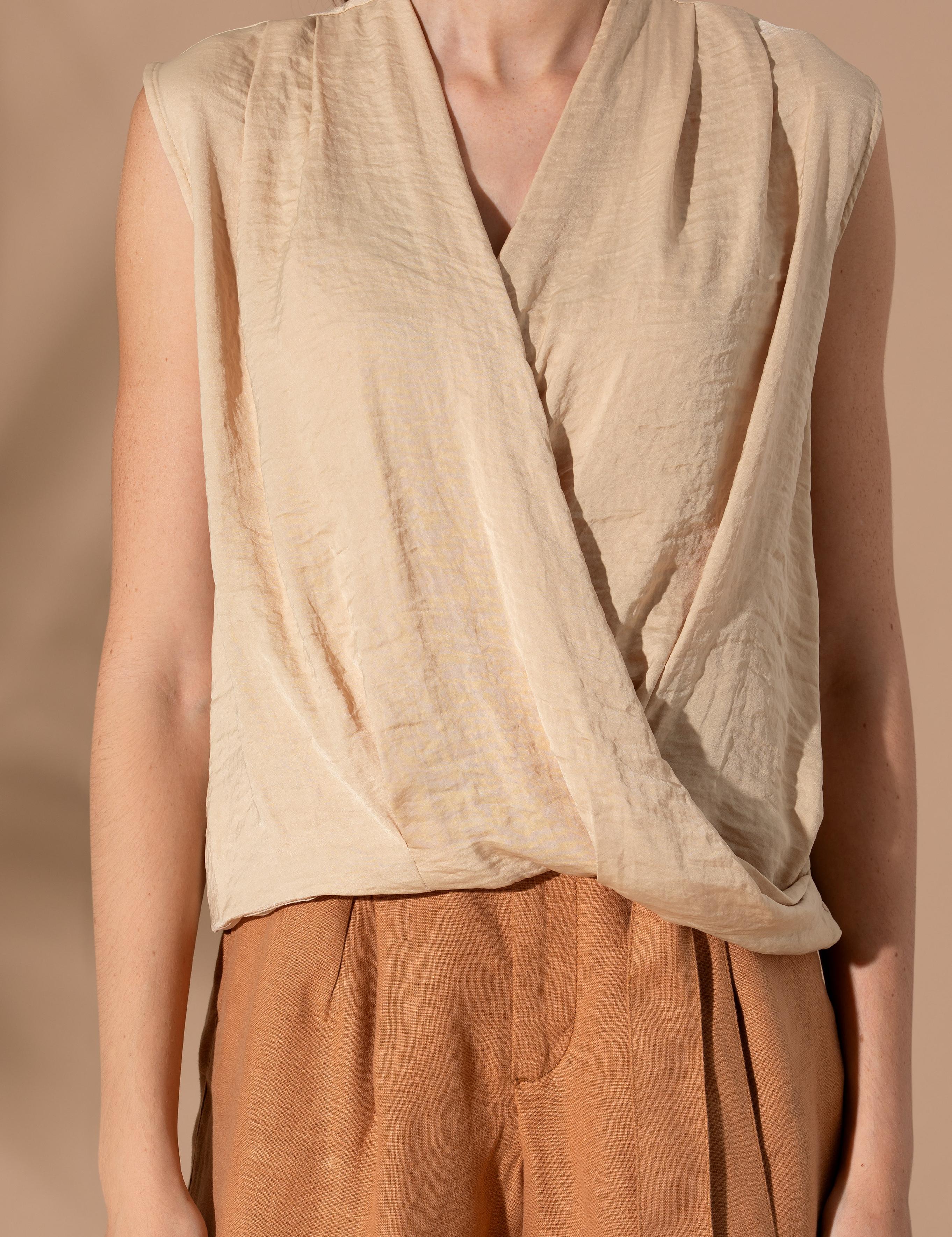 Bej Regular Fit Kolsuz Bluz