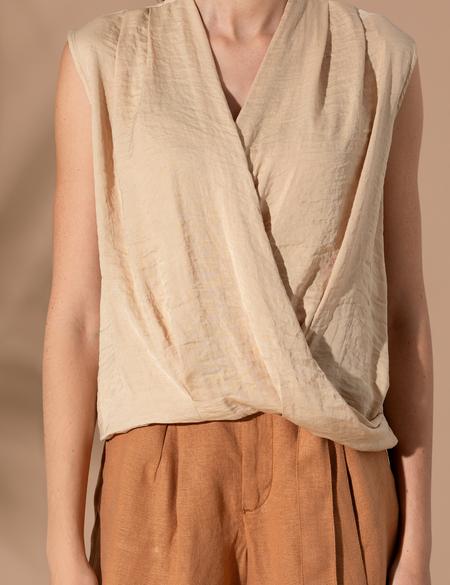 Bej Regular Fit Kolsuz Bluz - 50262561026