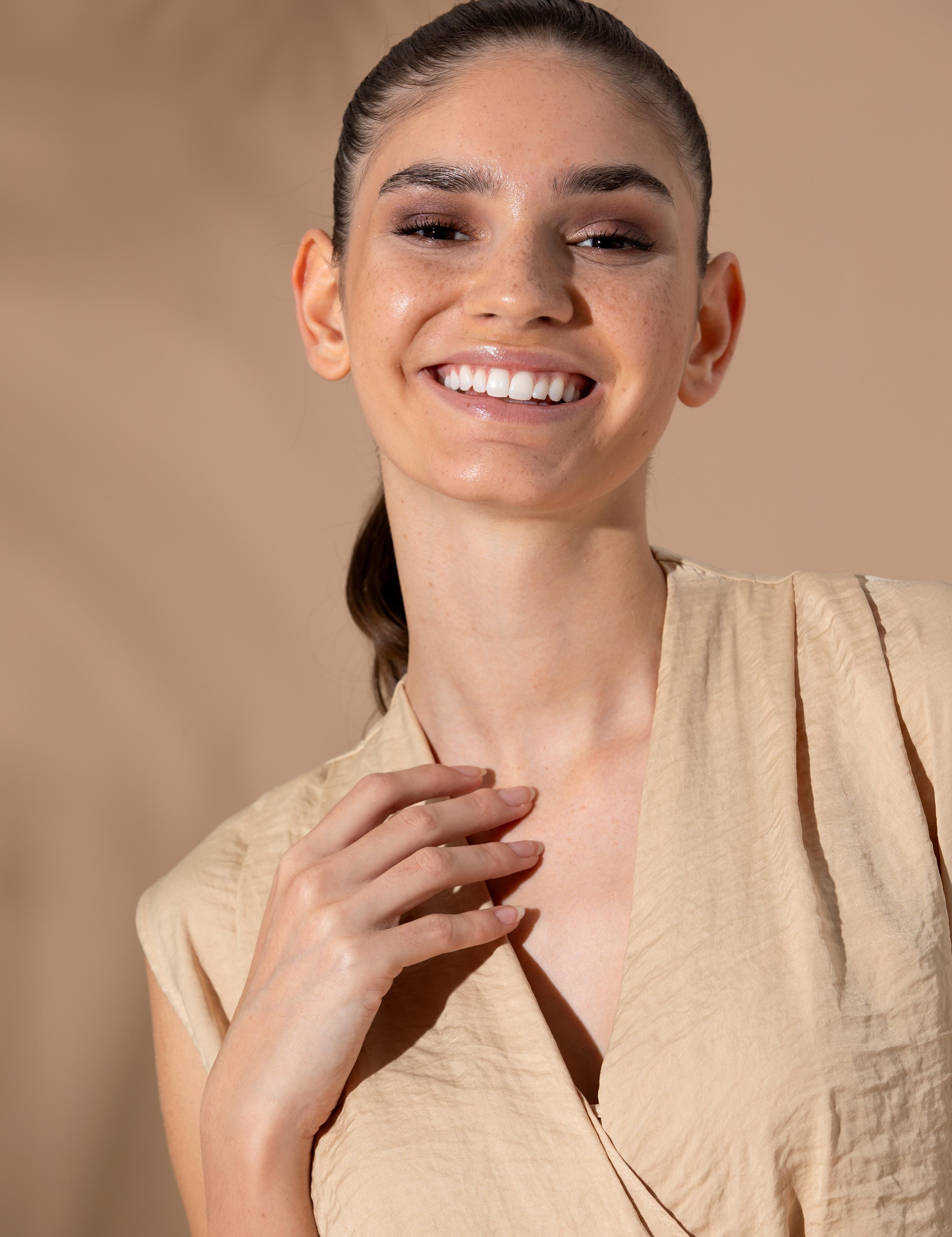 Bej Regular Fit Kolsuz Bluz