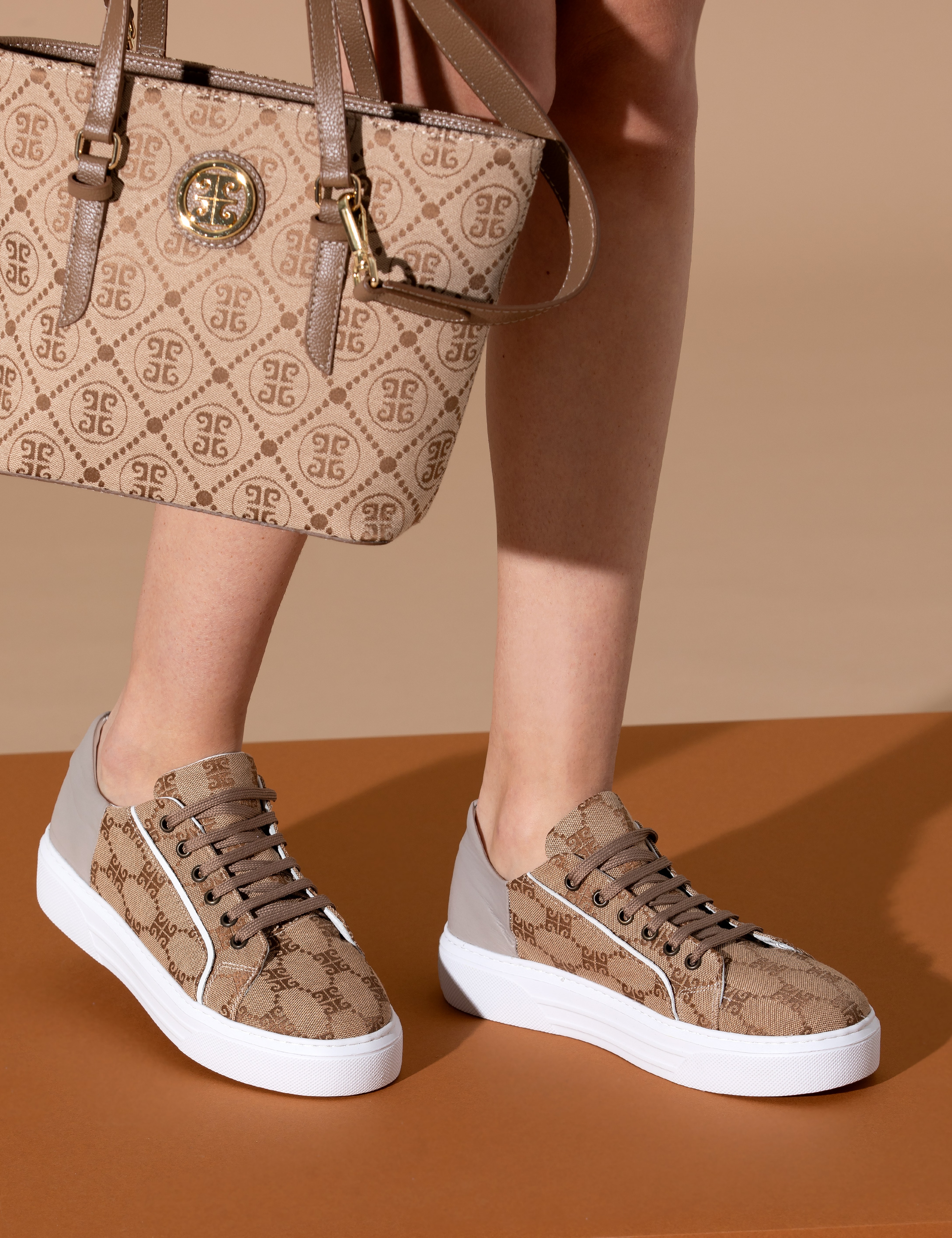 Bej Sneaker