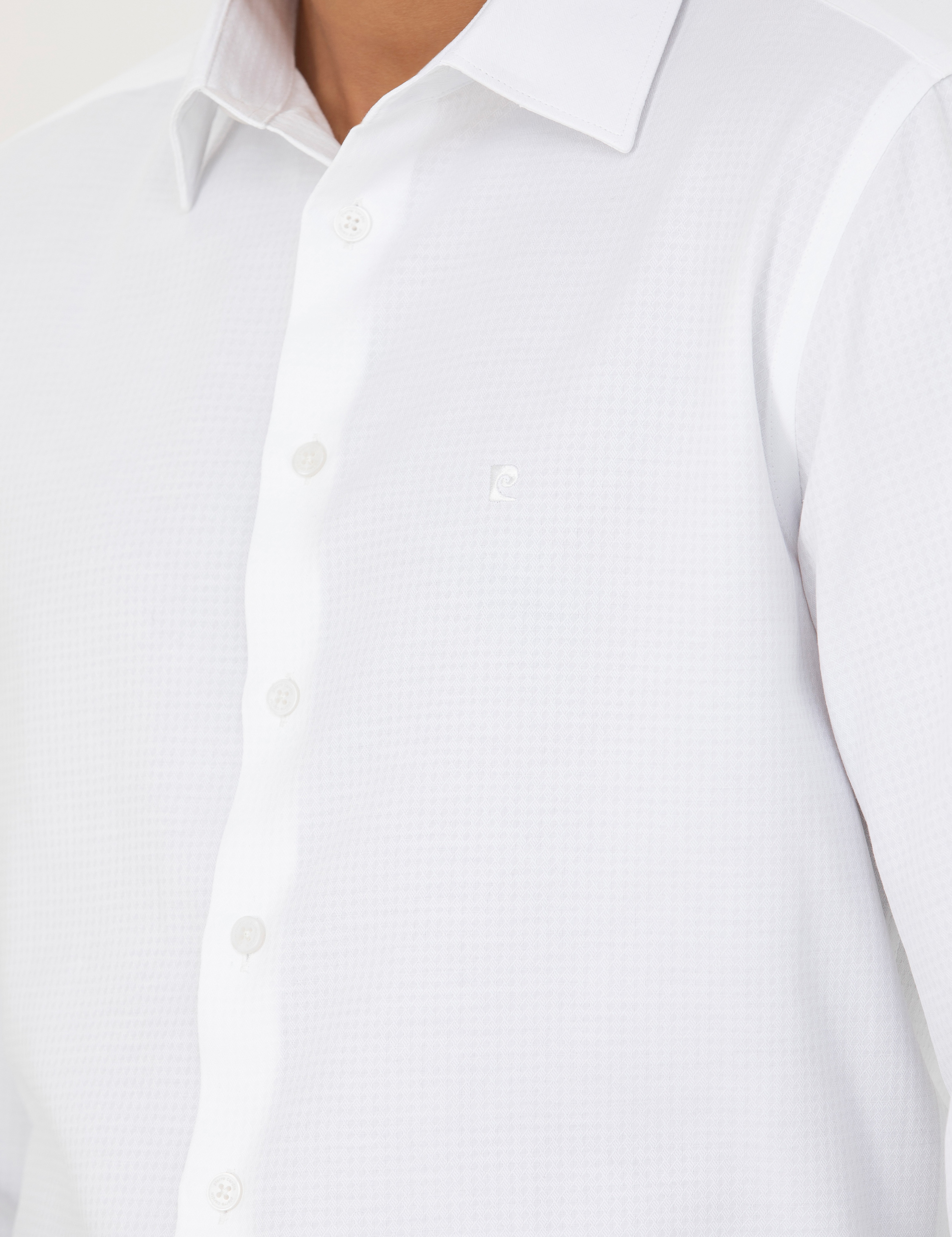 Beyaz Slim Fit Armürlü Uzun Kollu Gömlek