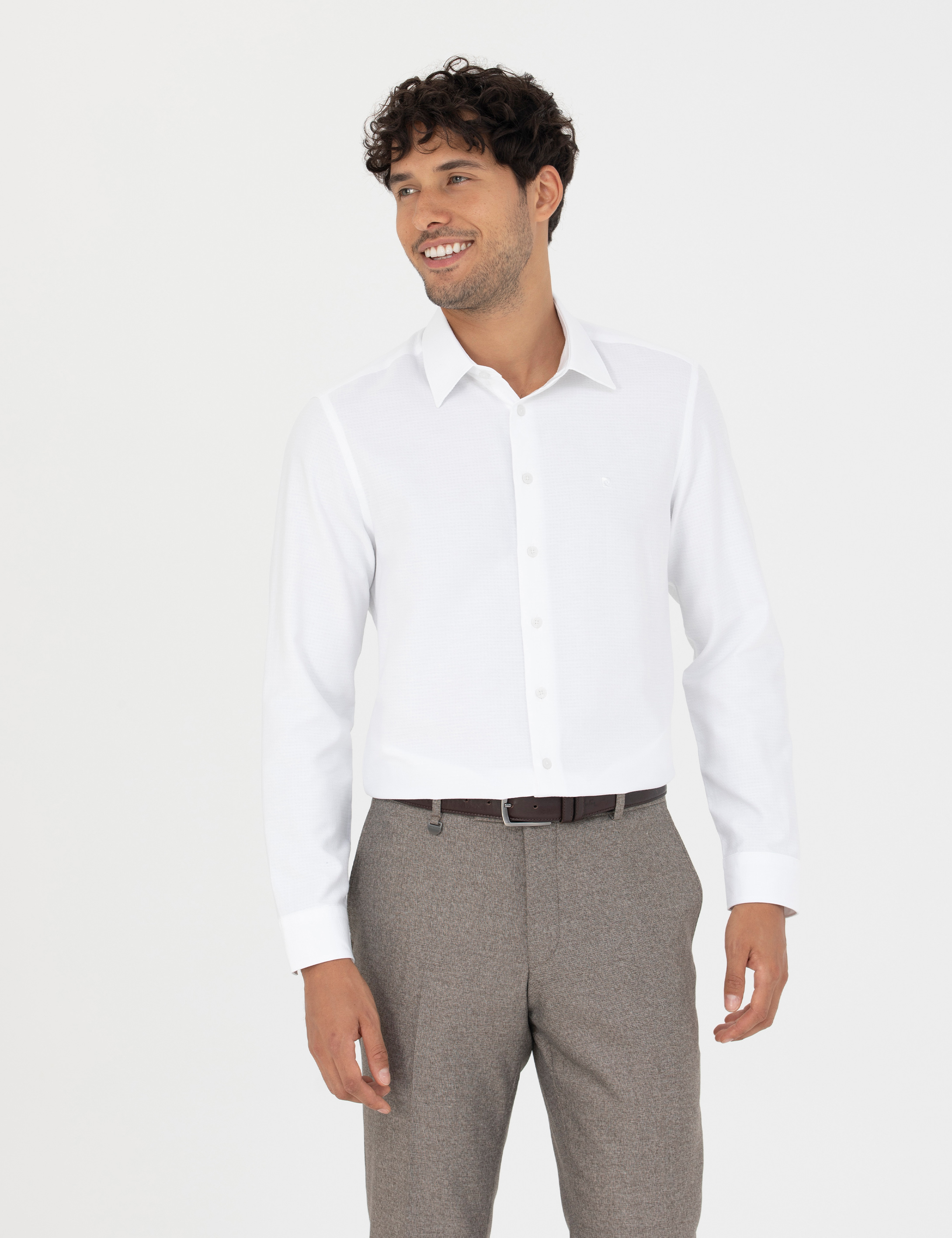 Beyaz Slim Fit Armürlü Uzun Kollu Gömlek