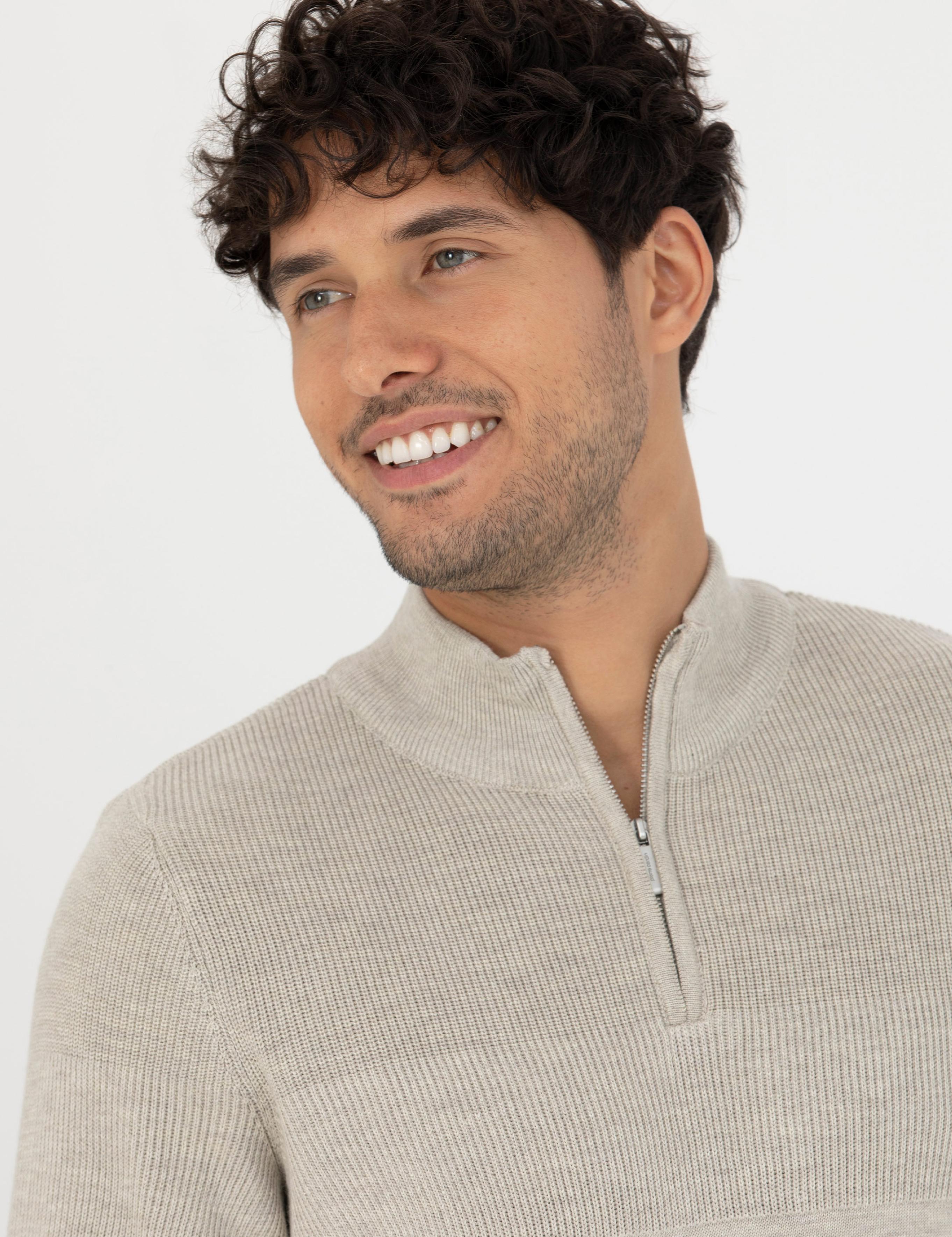 Kum Melanj Slim Fit Fermuarlı Dik Yaka Triko Kazak