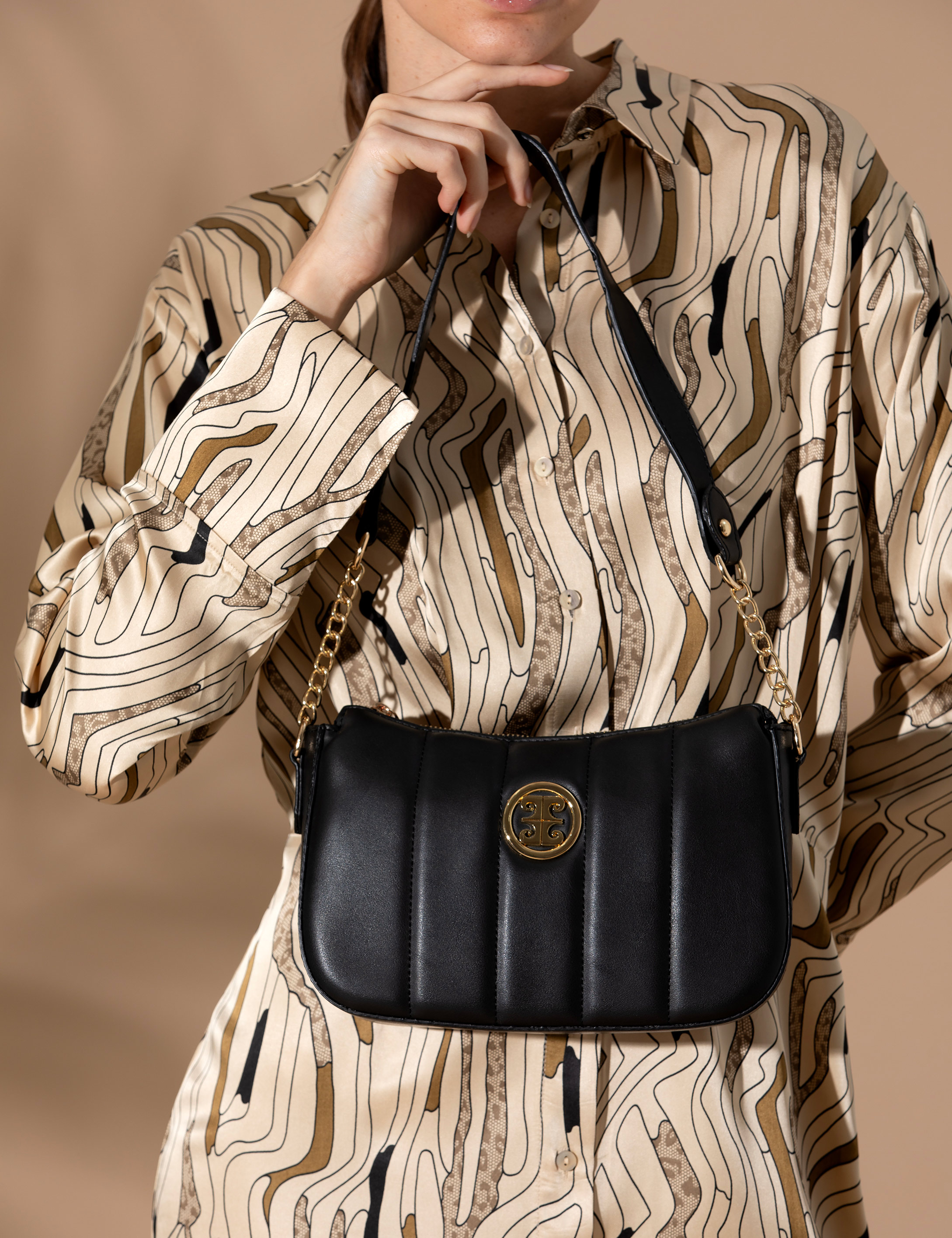 Siyah Kol Çantası