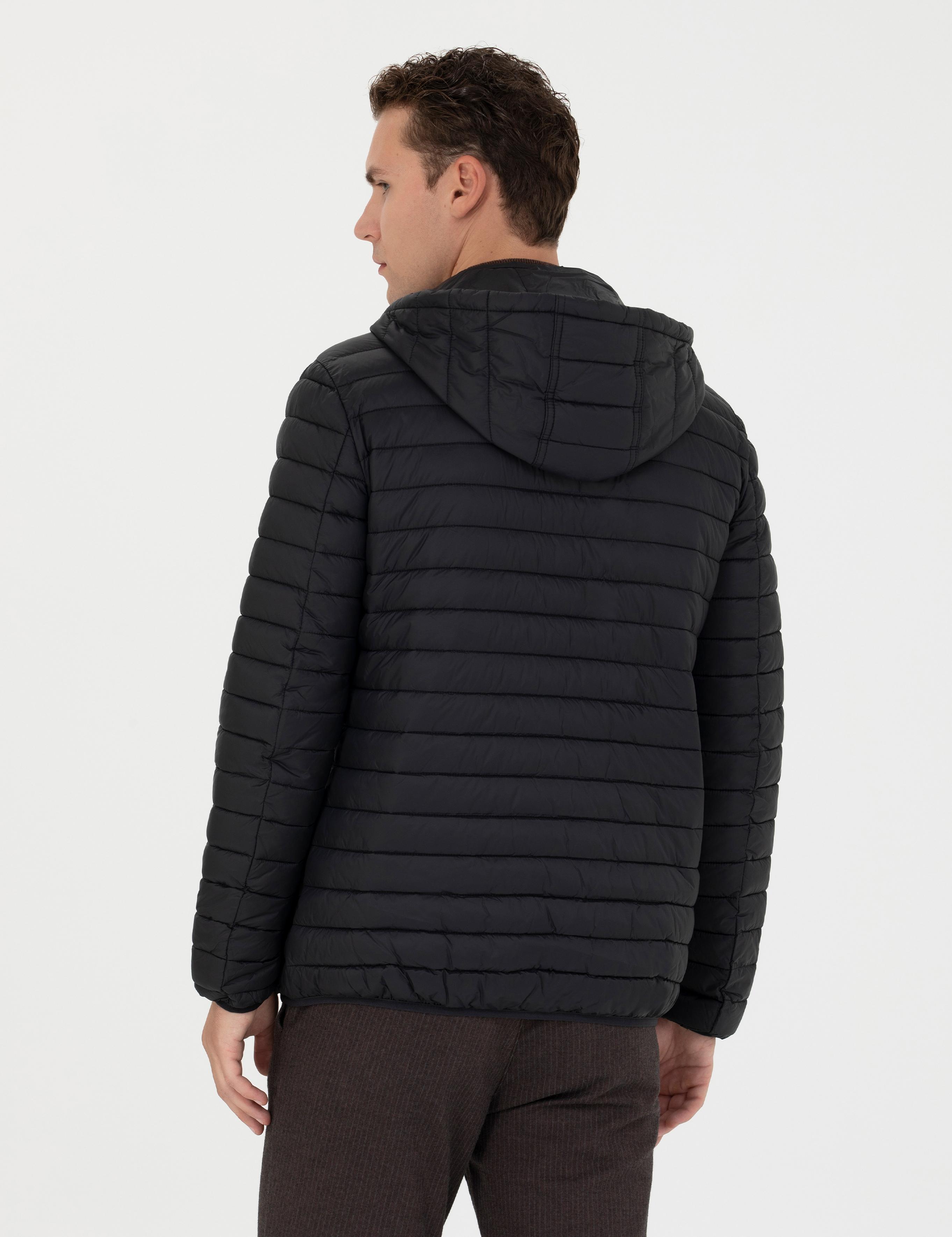 Siyah Kapişonlu Baharlık Mevsimlik Mont