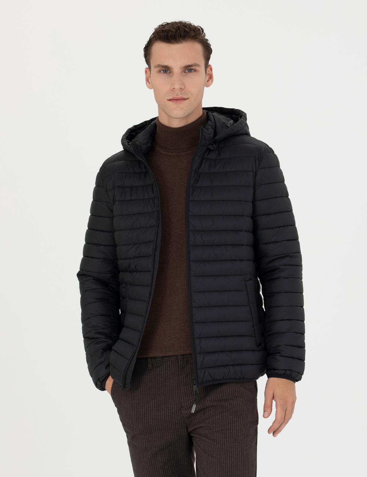 Siyah Kapişonlu Baharlık Mevsimlik Mont