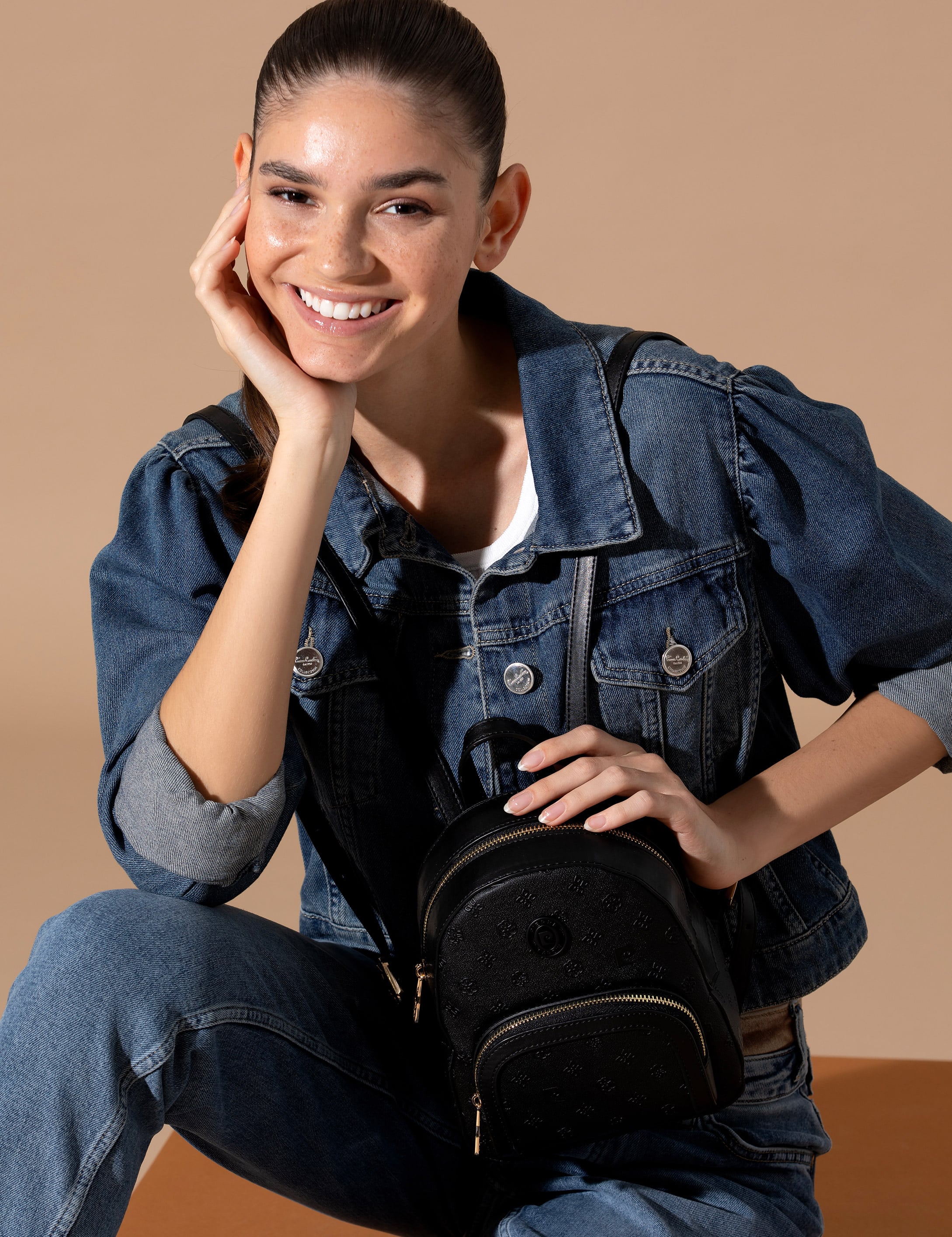 Siyah Sırt Çantası - Image 1