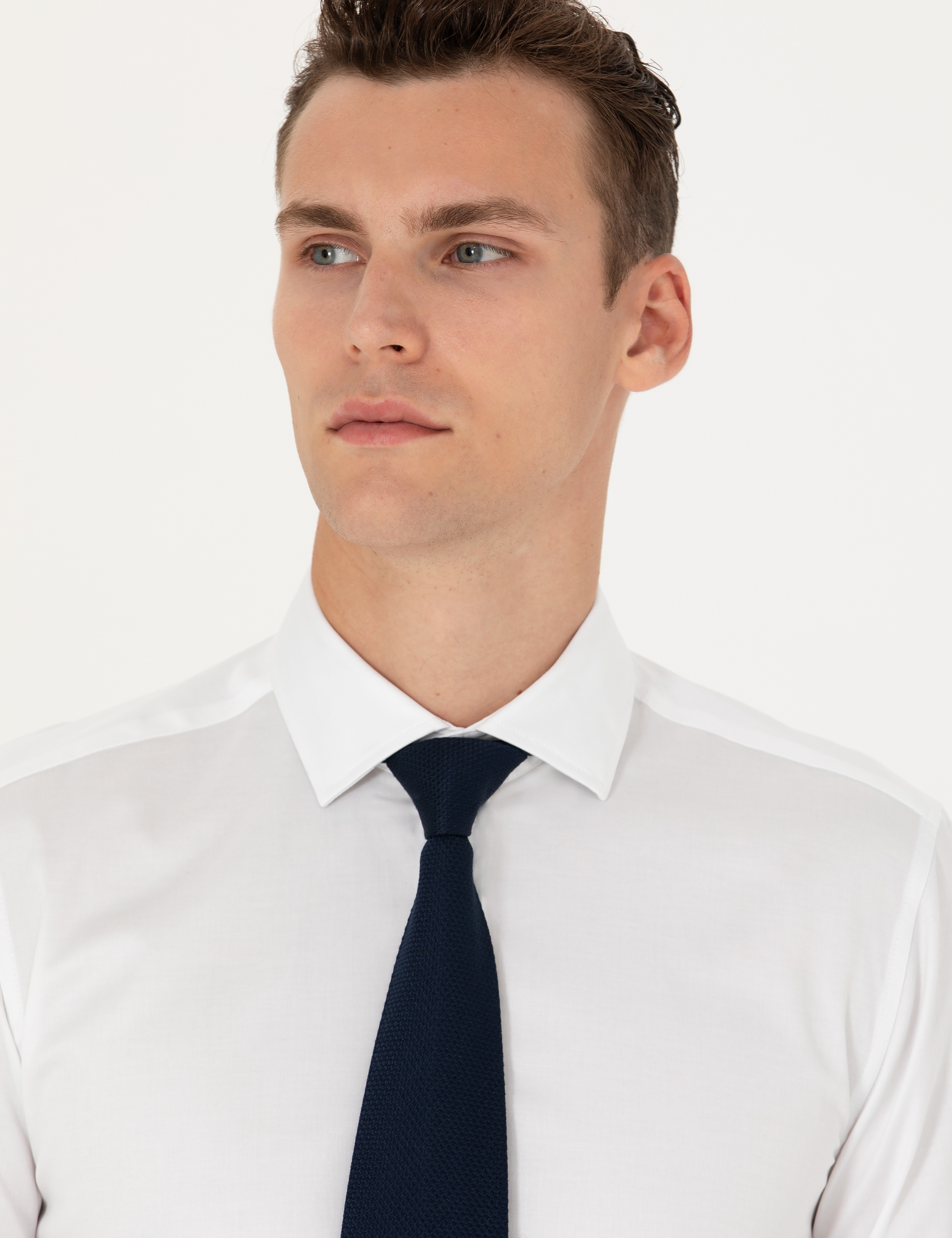 Beyaz Likralı Kolay Ütülenebilir Ex. Slim Fit Basic Gömlek - Image 2