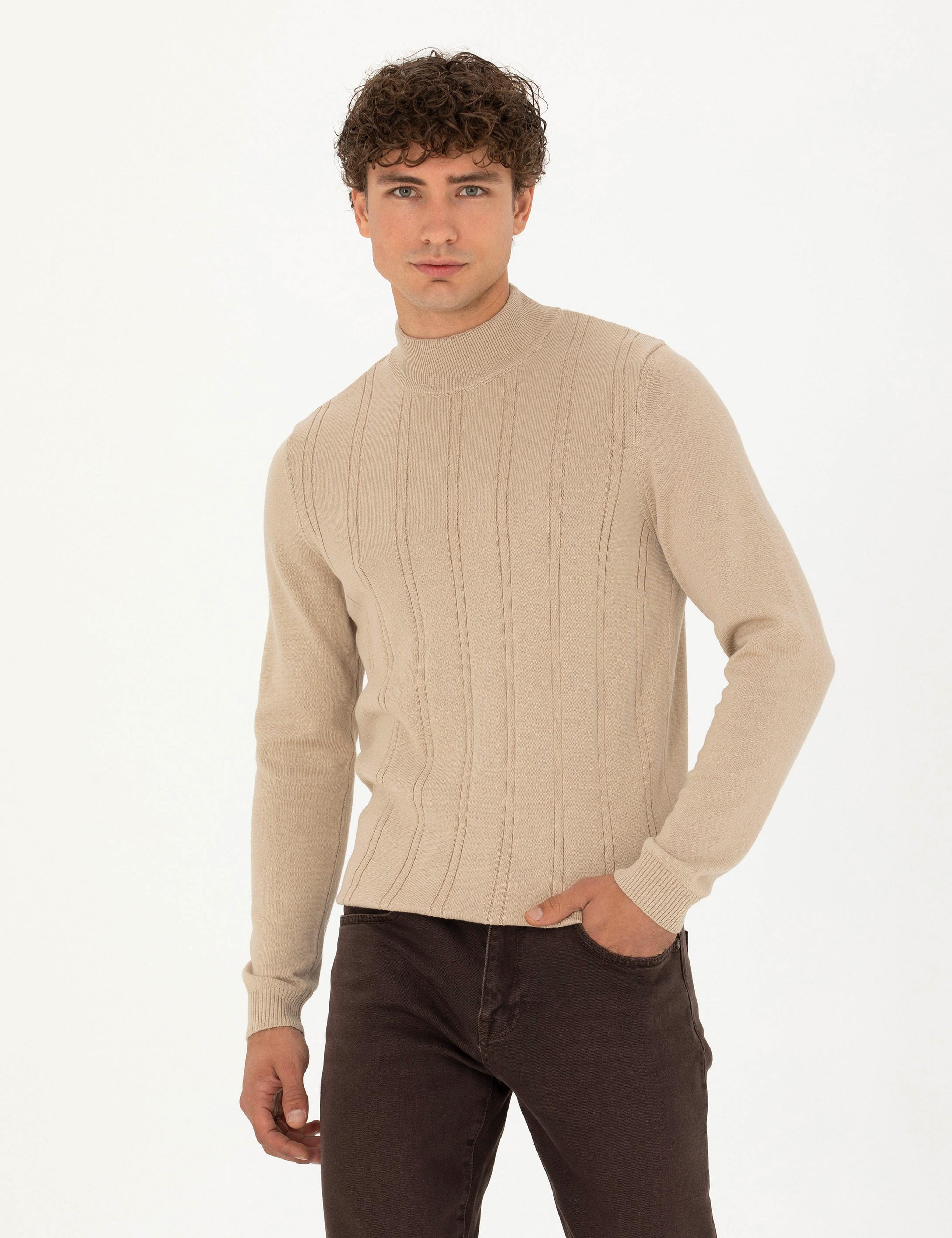 Bej Slim Fit Yarım Balıkçı Yaka Triko Kazak