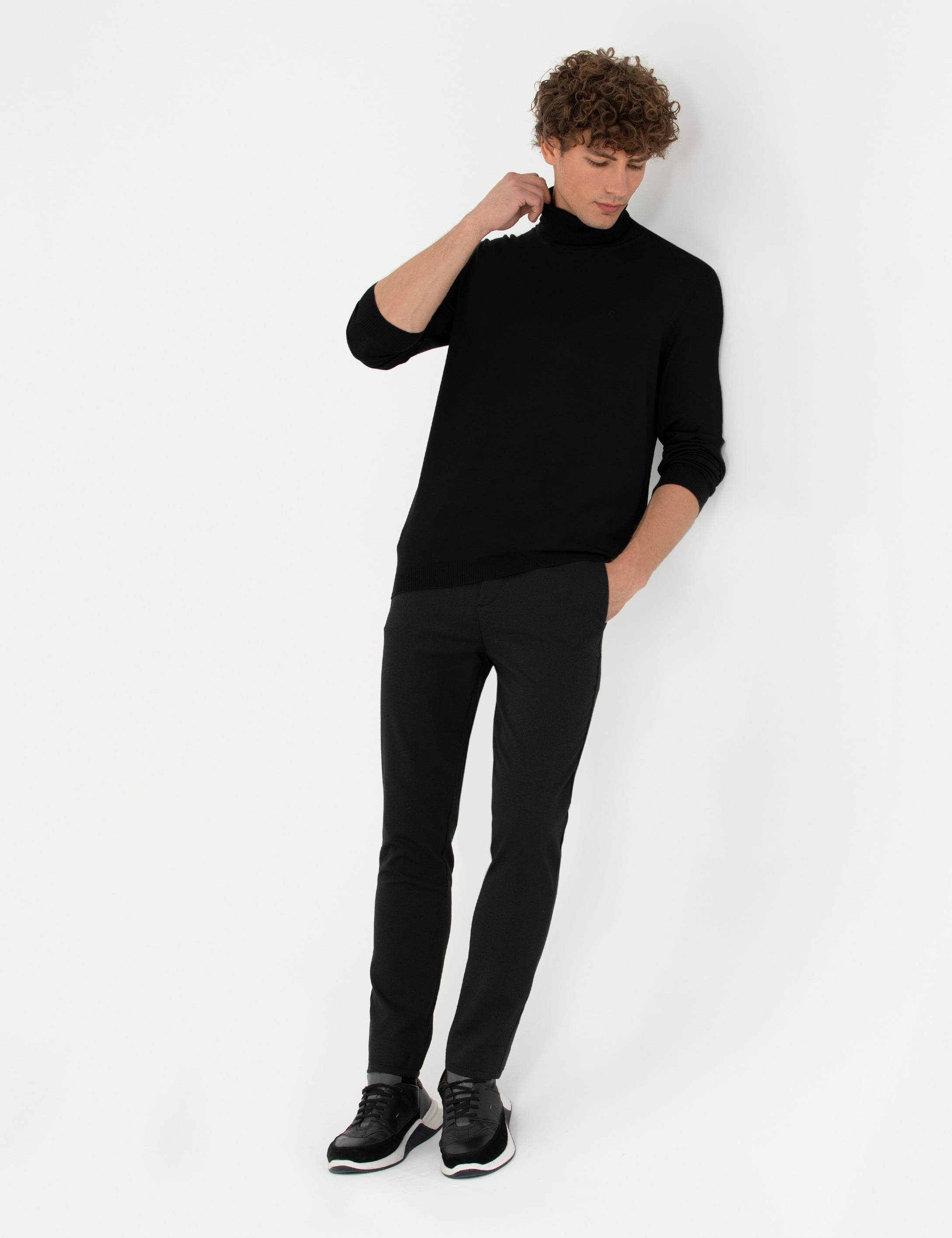 Siyah Slim Fit Balıkçı Yaka Yün Karışımlı Basic Triko Kazak