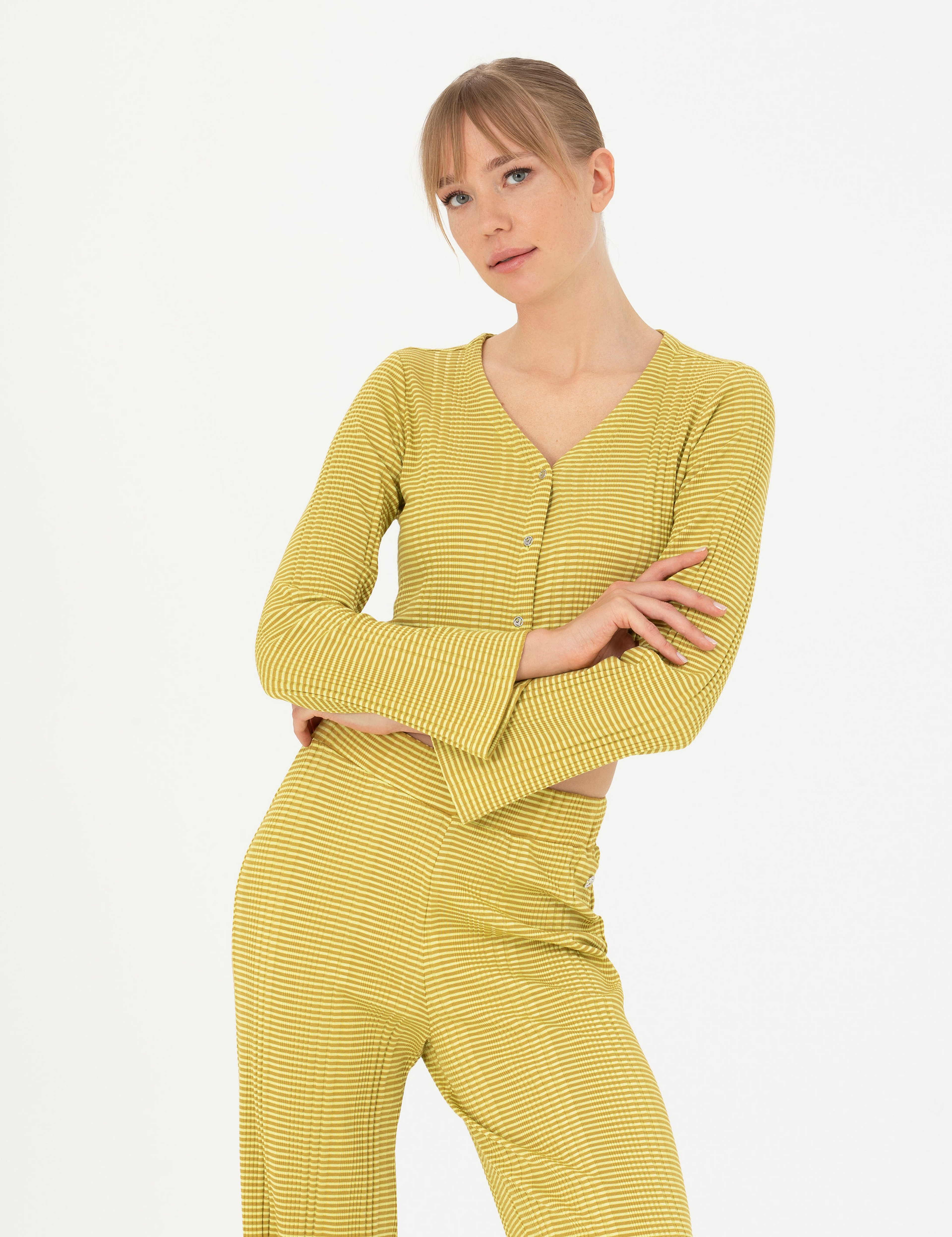 Yeşil Crop Top Örme Hırka - Image 3