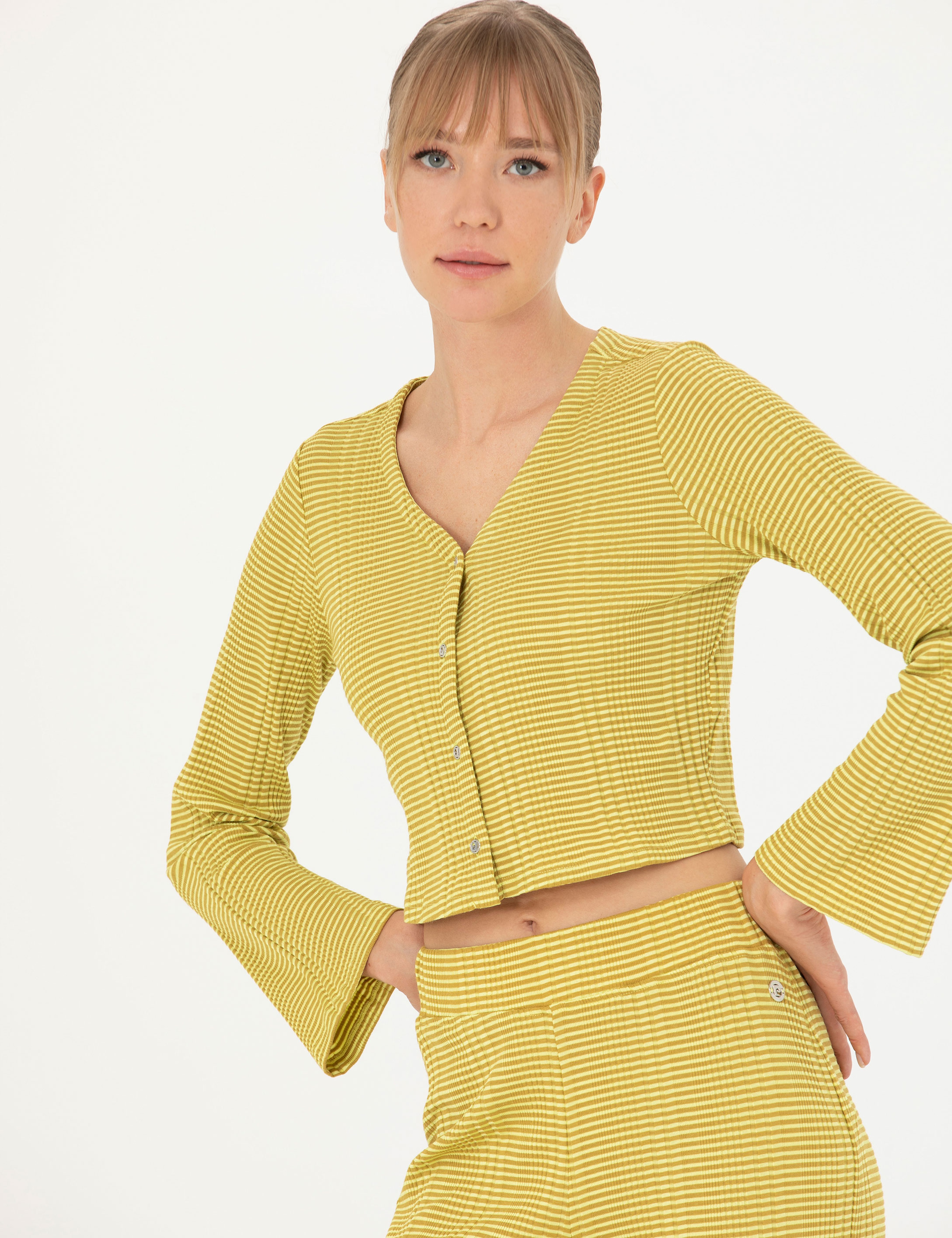 Yeşil Crop Top Örme Hırka