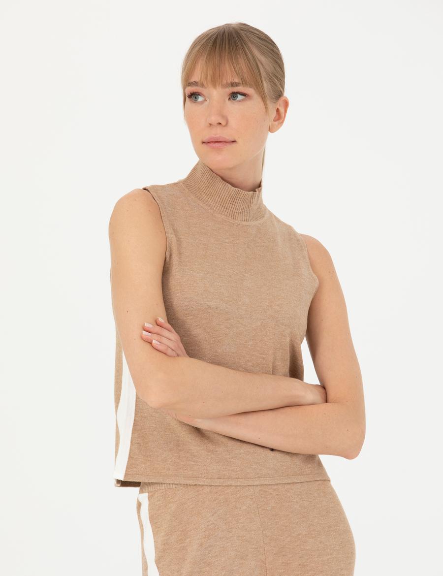 Bej Slim Fit Balıkçı Yaka Kazak