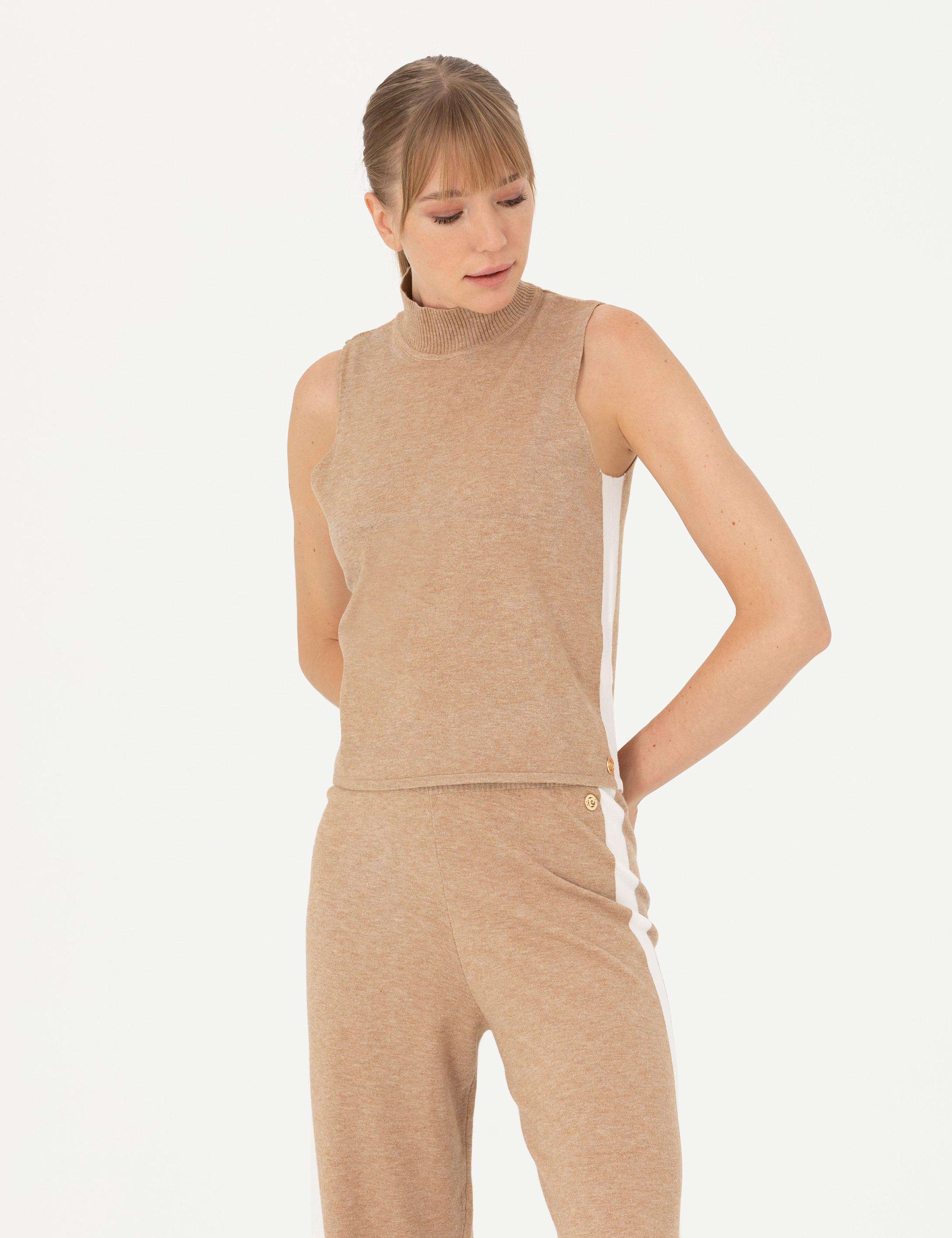 Bej Slim Fit Balıkçı Yaka Kazak