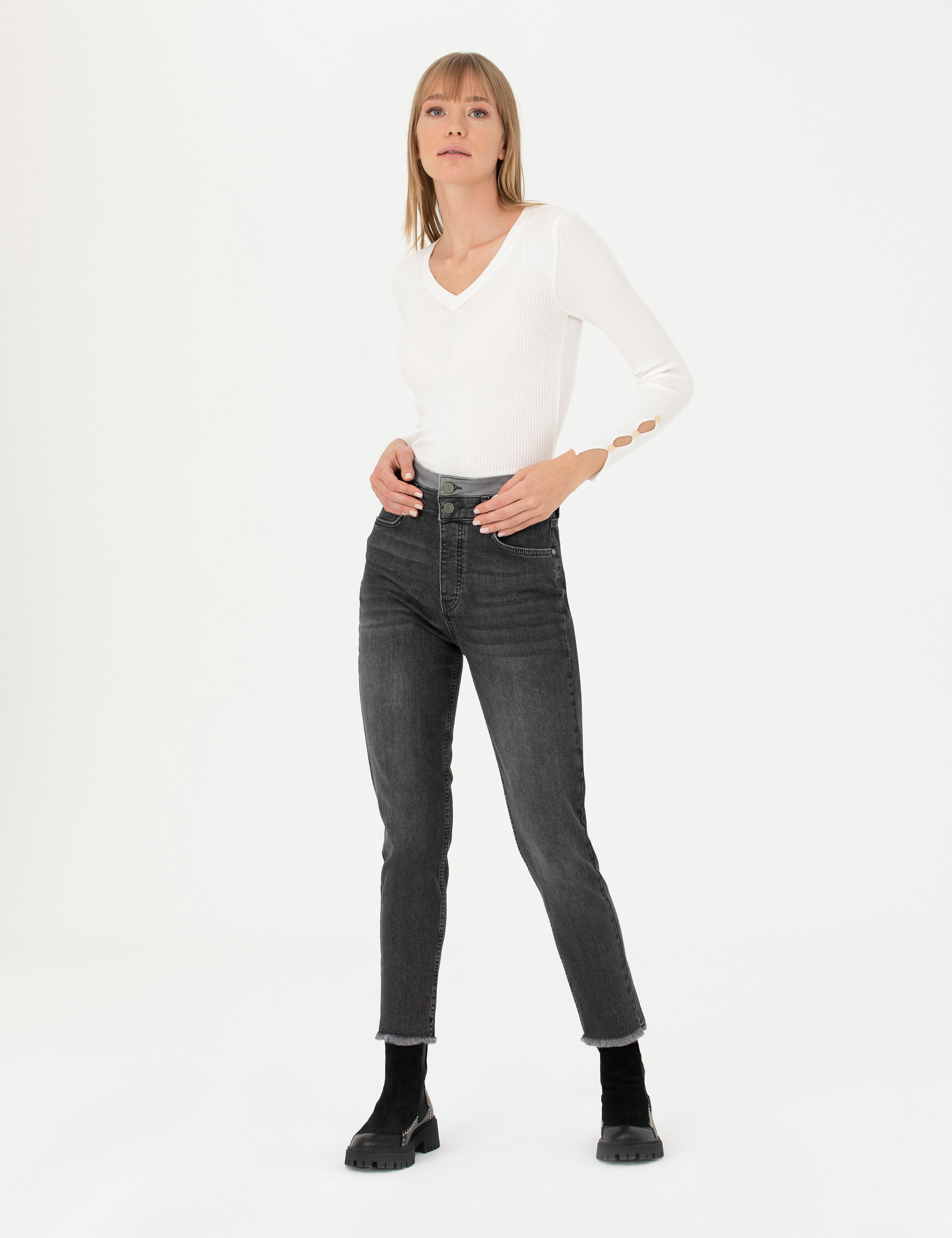 Ekru Ex Slim Fit V Yaka Kazak - Image 4