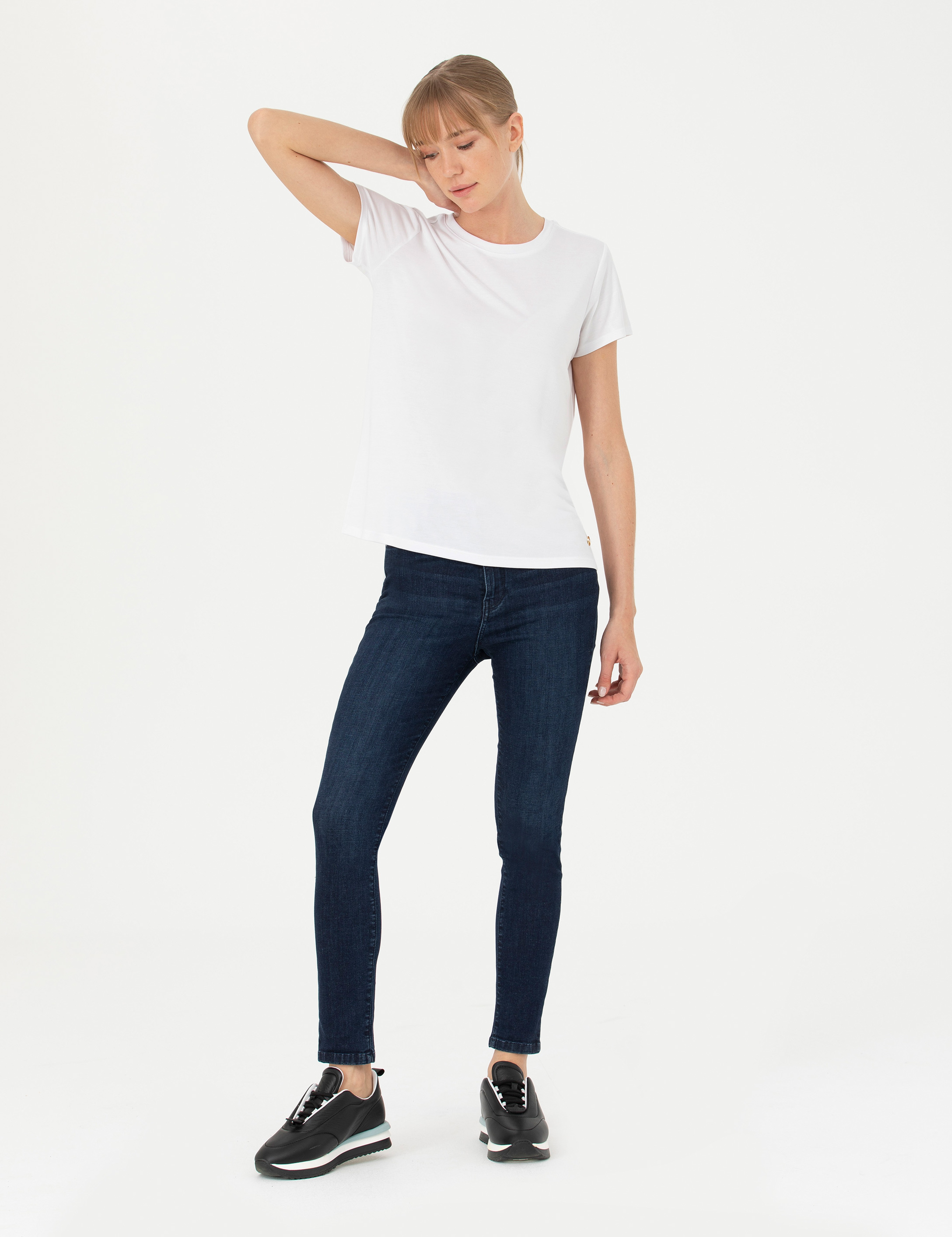 Beyaz Regular Fit Basic Tişört - Image 4