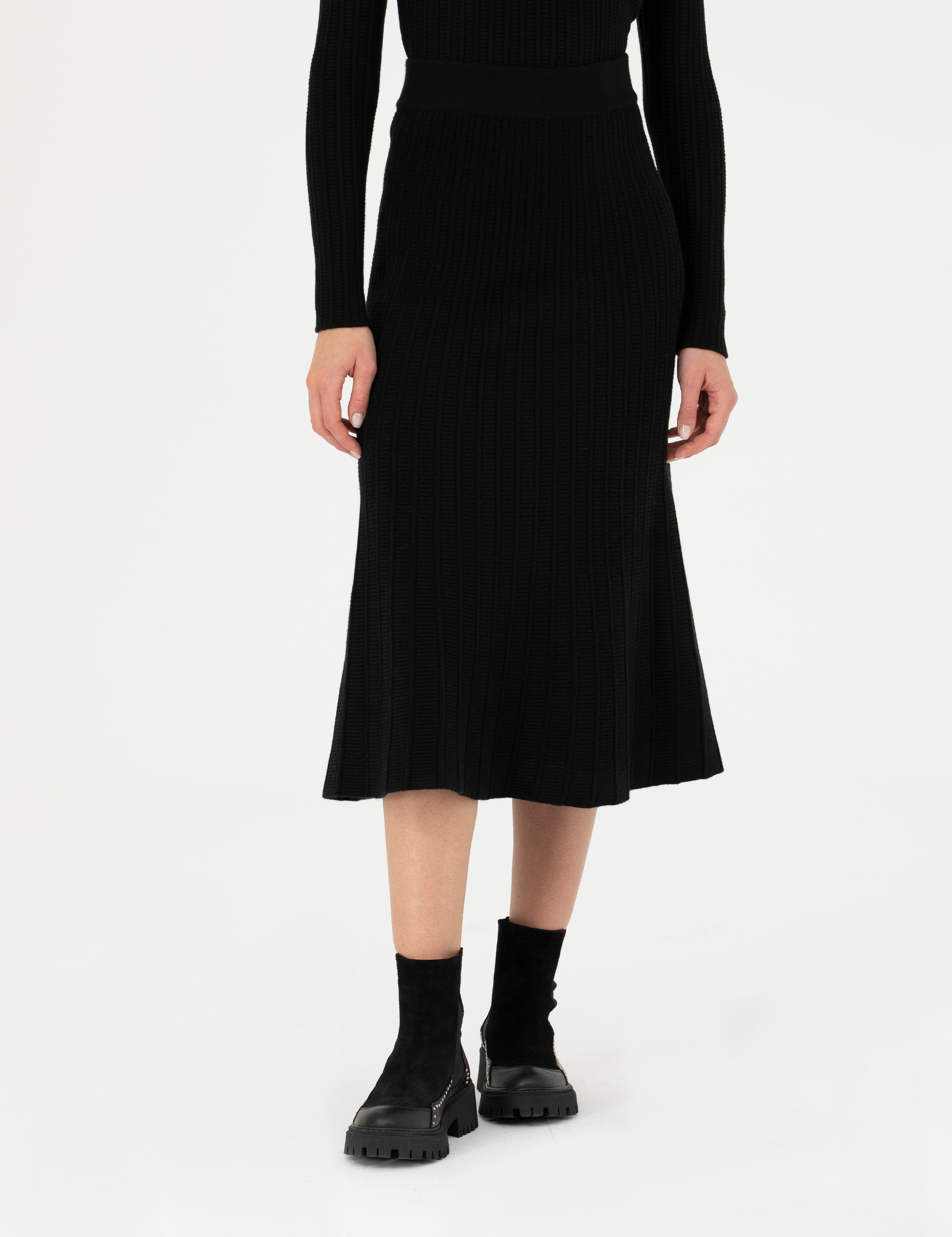 Siyah A Kesim Triko Etek - Image 2