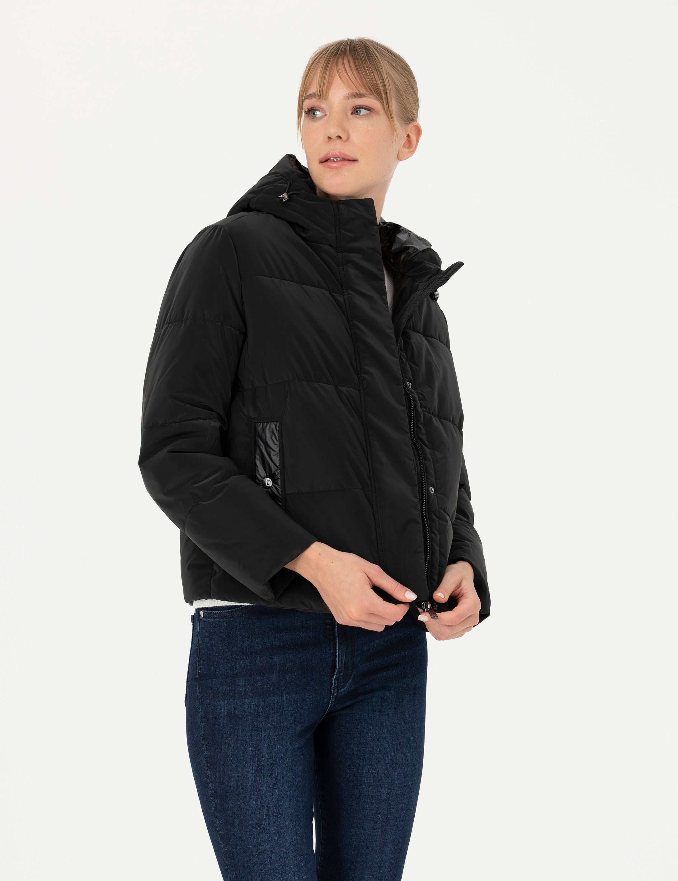 Siyah Kapüşonlu Bomber Mont