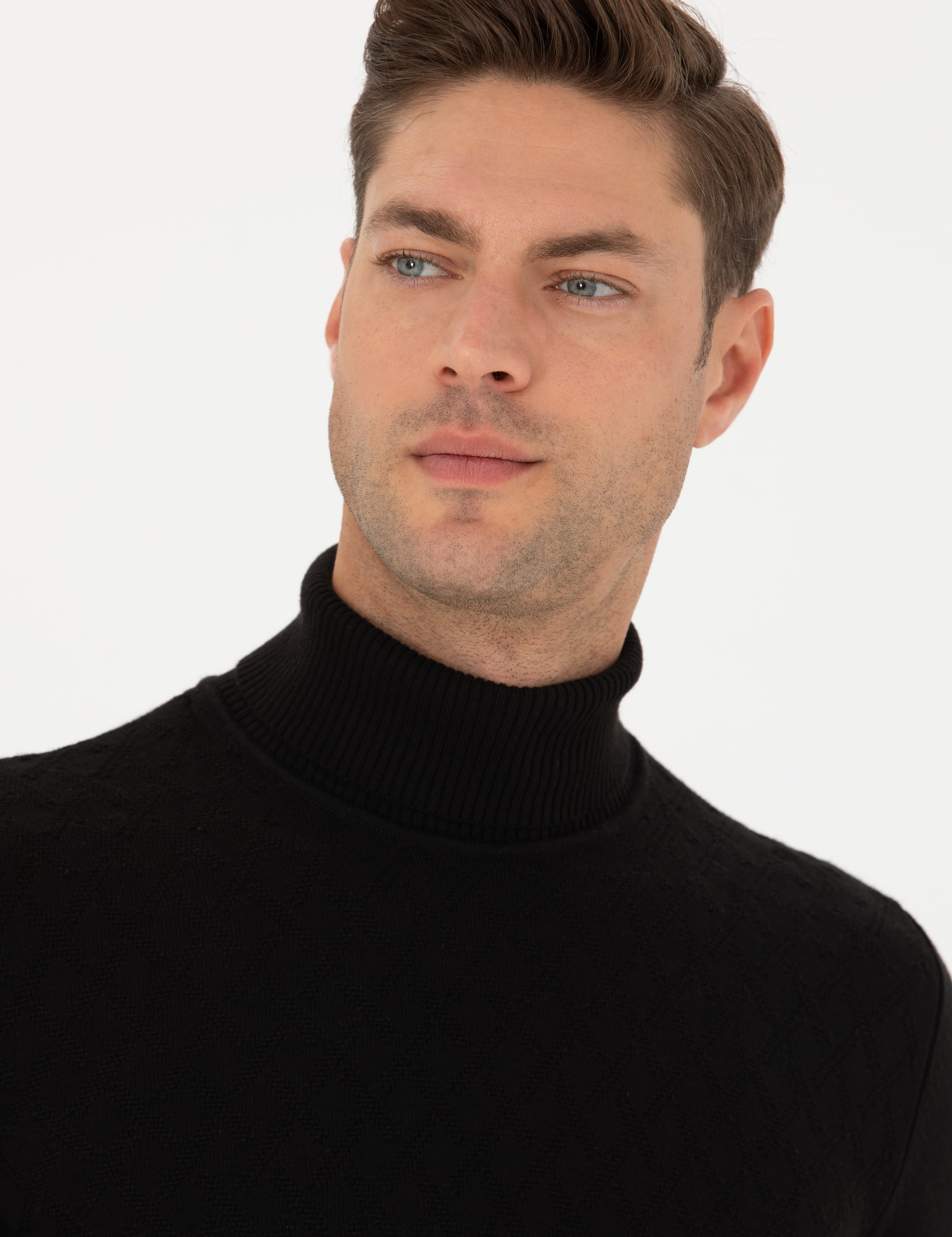 Siyah Slim Fit Balıkçı Yaka Triko Kazak