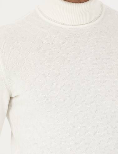 Ekru Slim Fit Balıkçı Yaka Triko Kazak