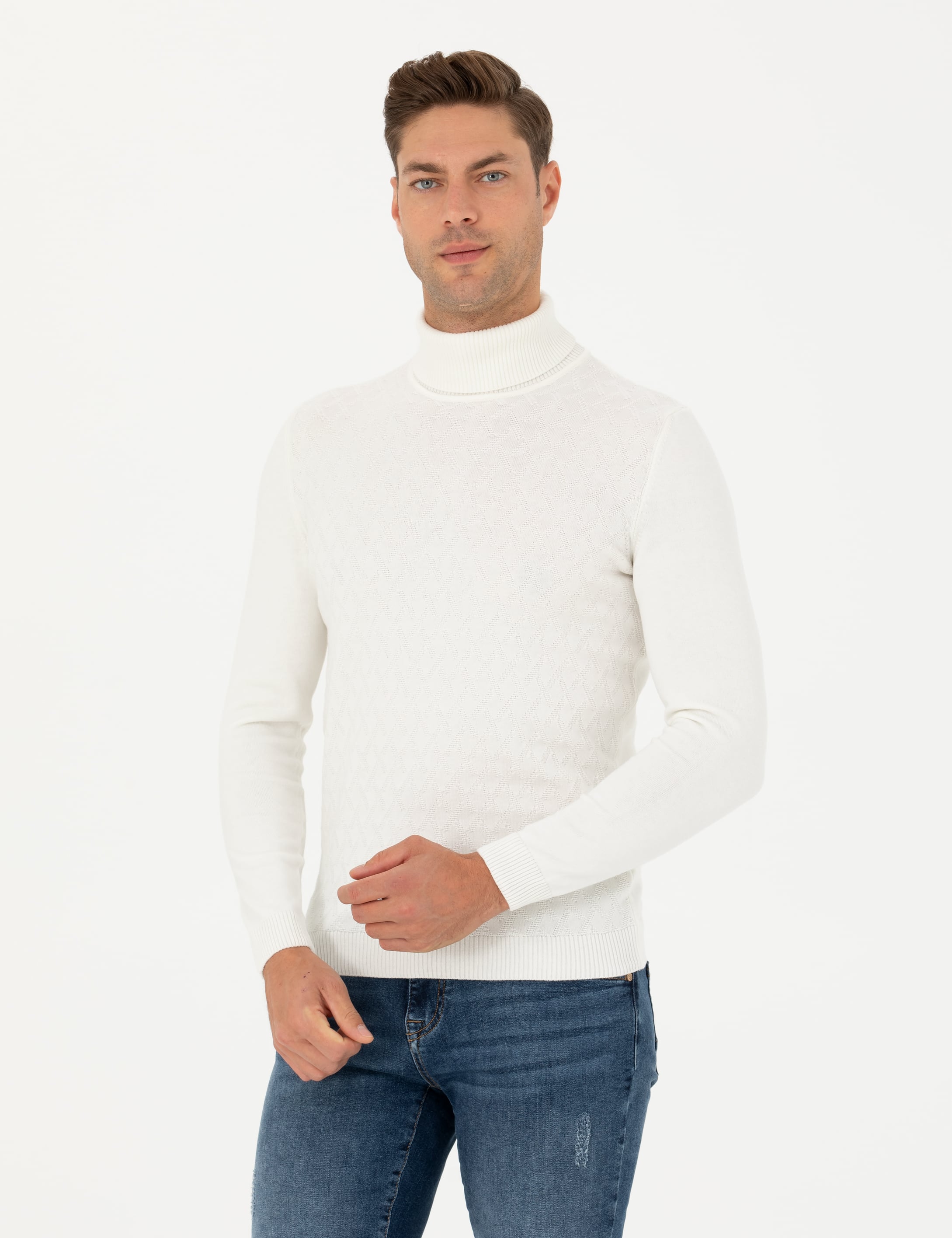 Ekru Slim Fit Balıkçı Yaka Triko Kazak