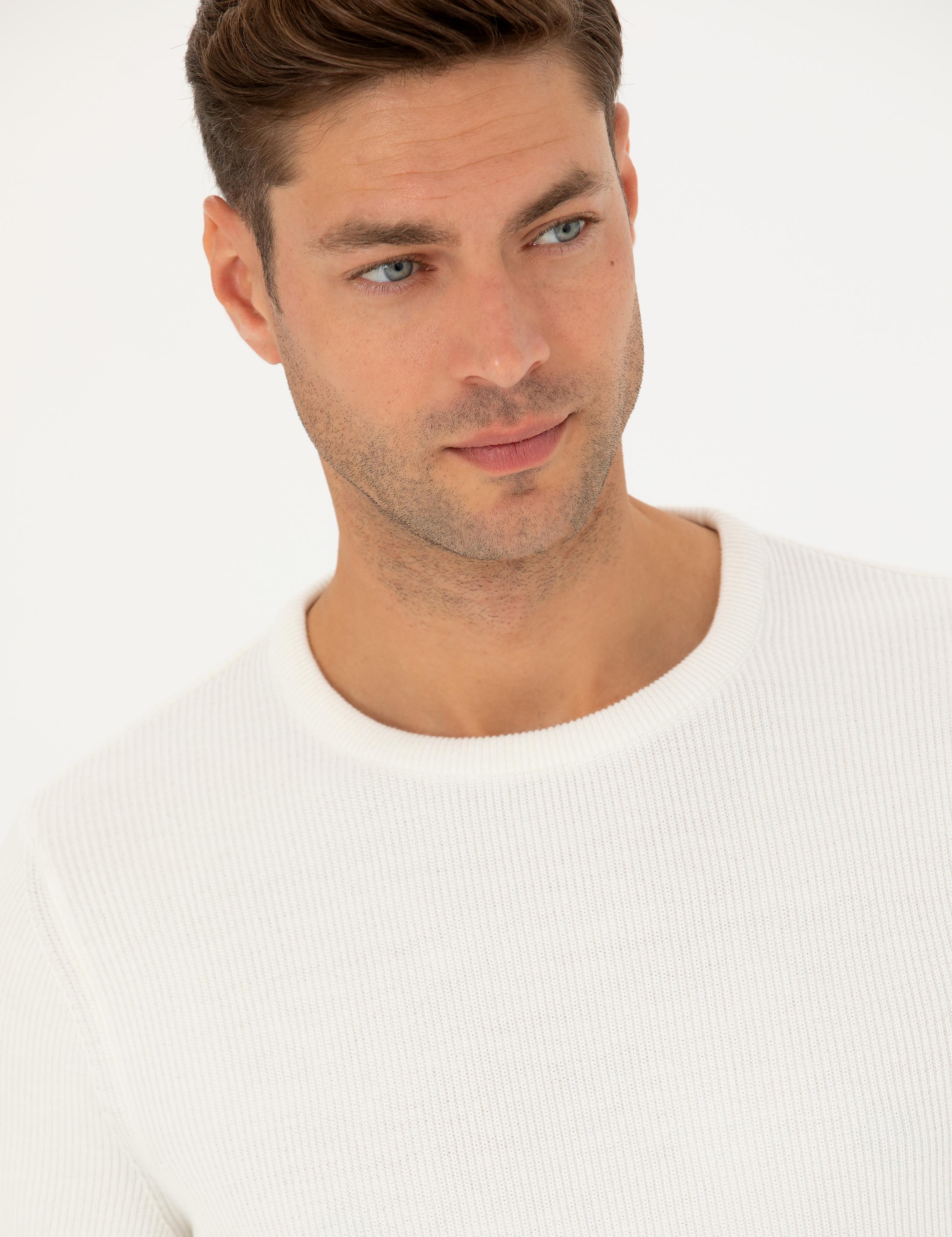 Ekru Slim Fit Bisiklet Yaka Triko Kazak