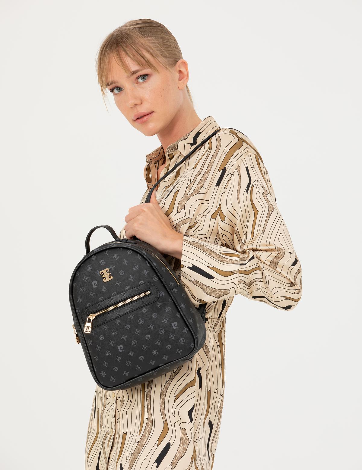 Siyah Sırt Çantası