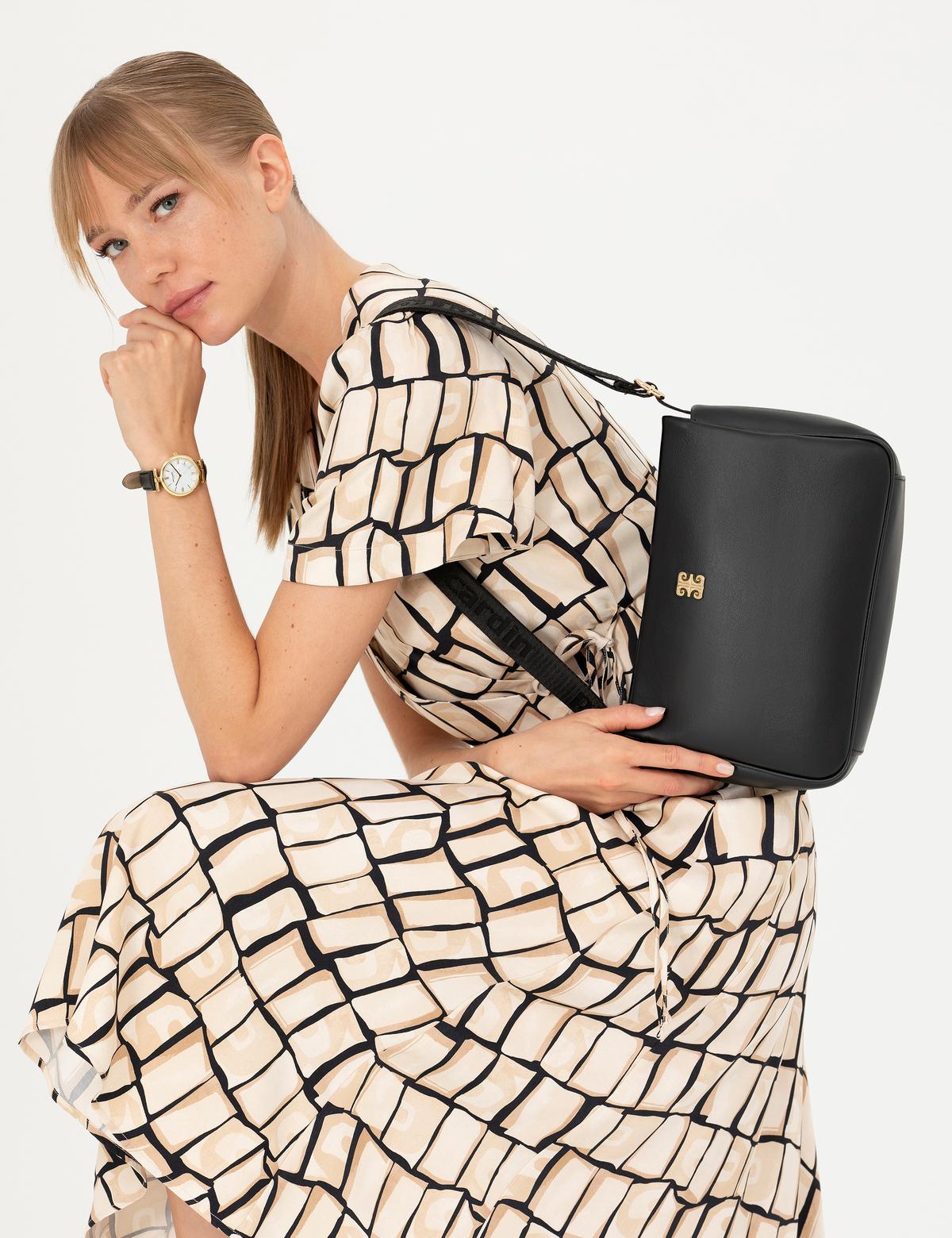 Siyah Çapraz Çanta