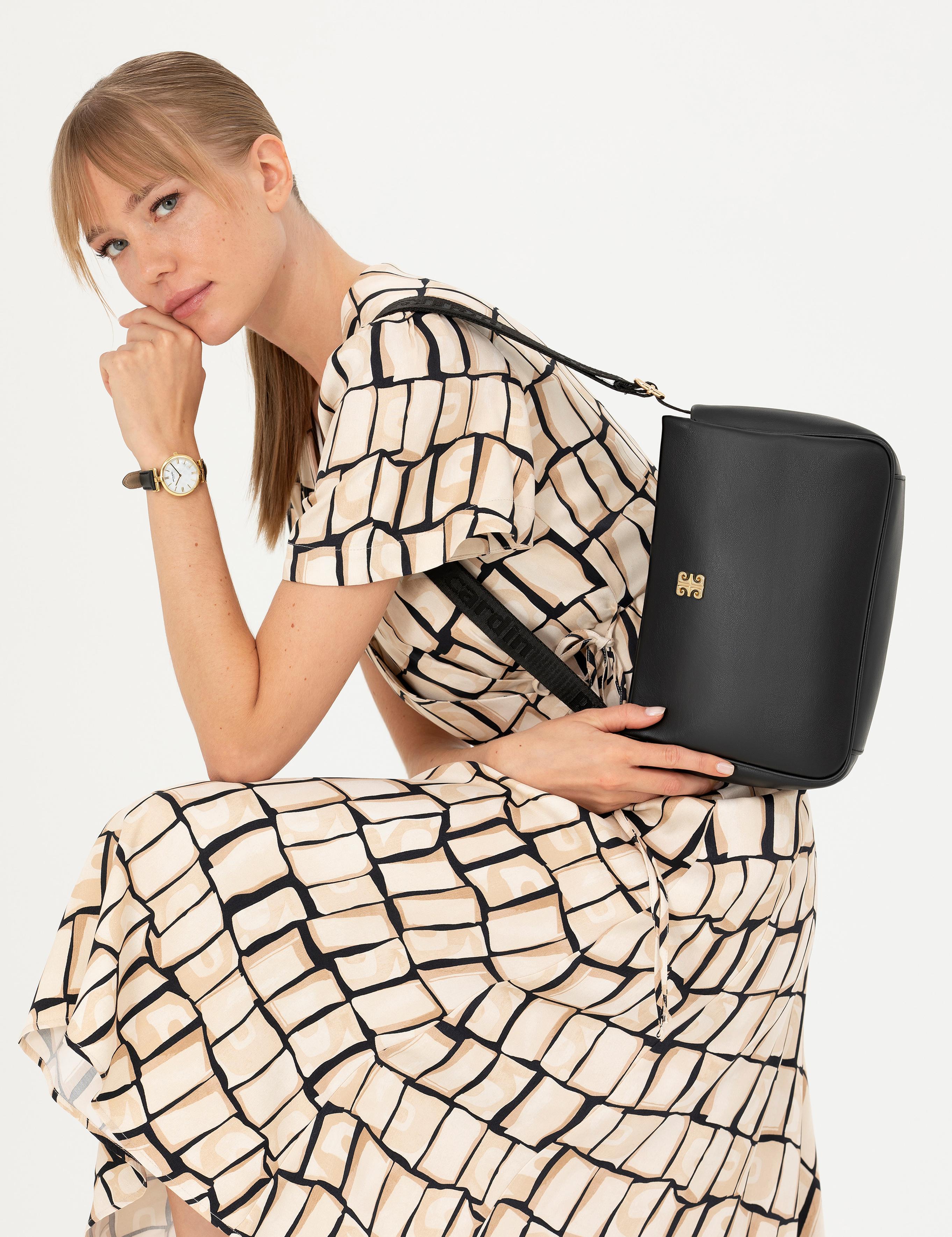 Siyah Çapraz Çanta