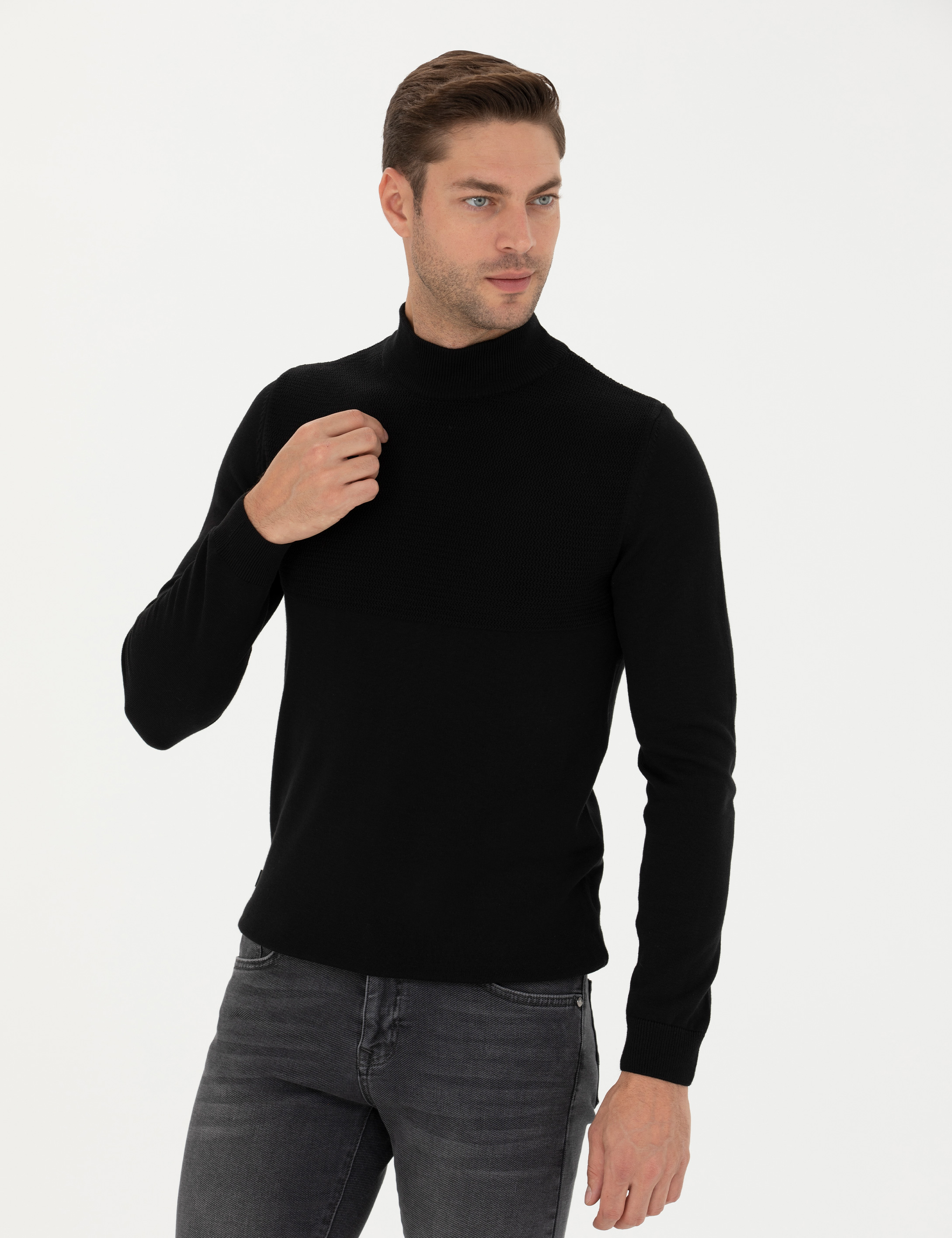 Siyah Slim Fit Yarım Balıkçı Yaka Triko Kazak - Image 3