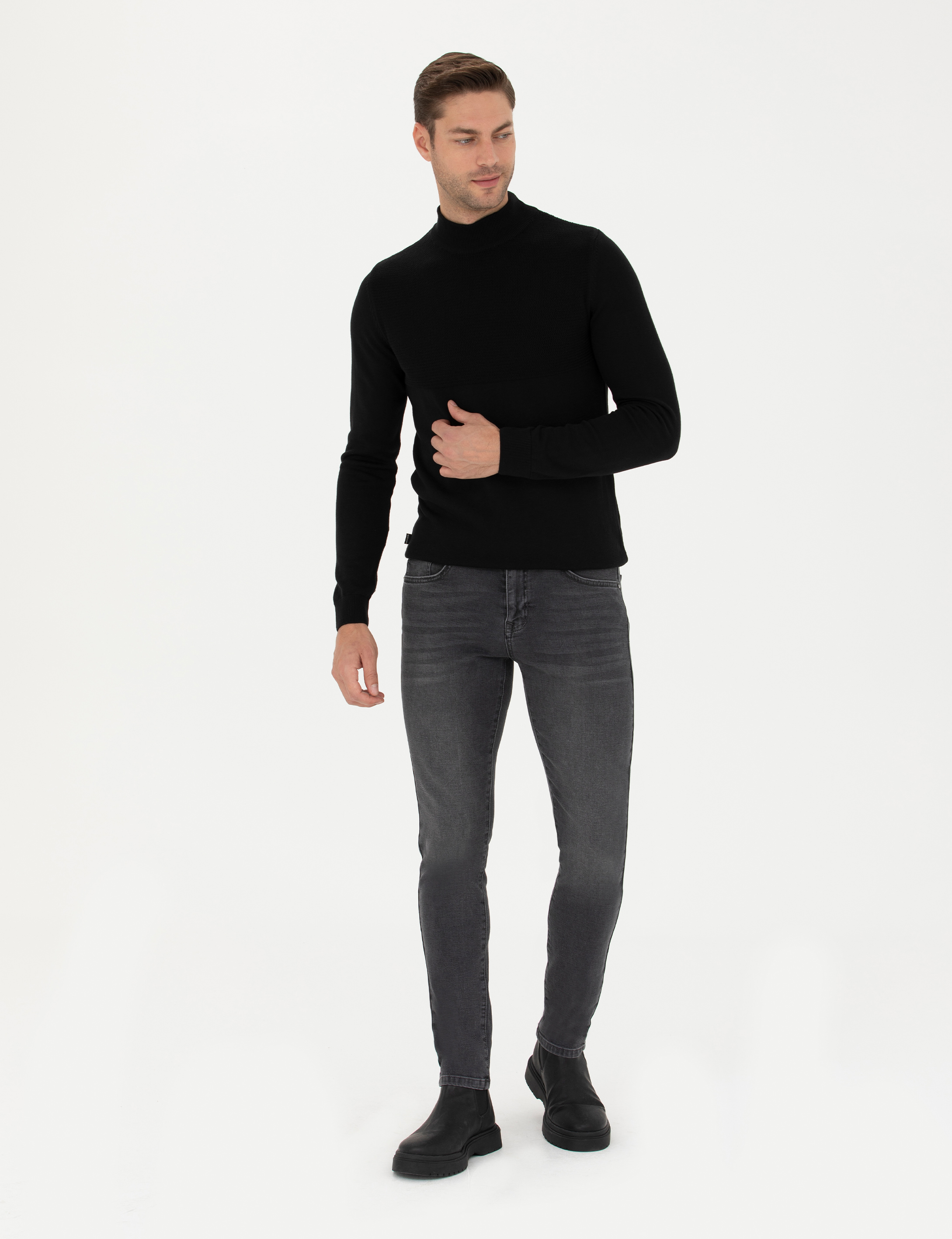 Siyah Slim Fit Yarım Balıkçı Yaka Triko Kazak - Image 4