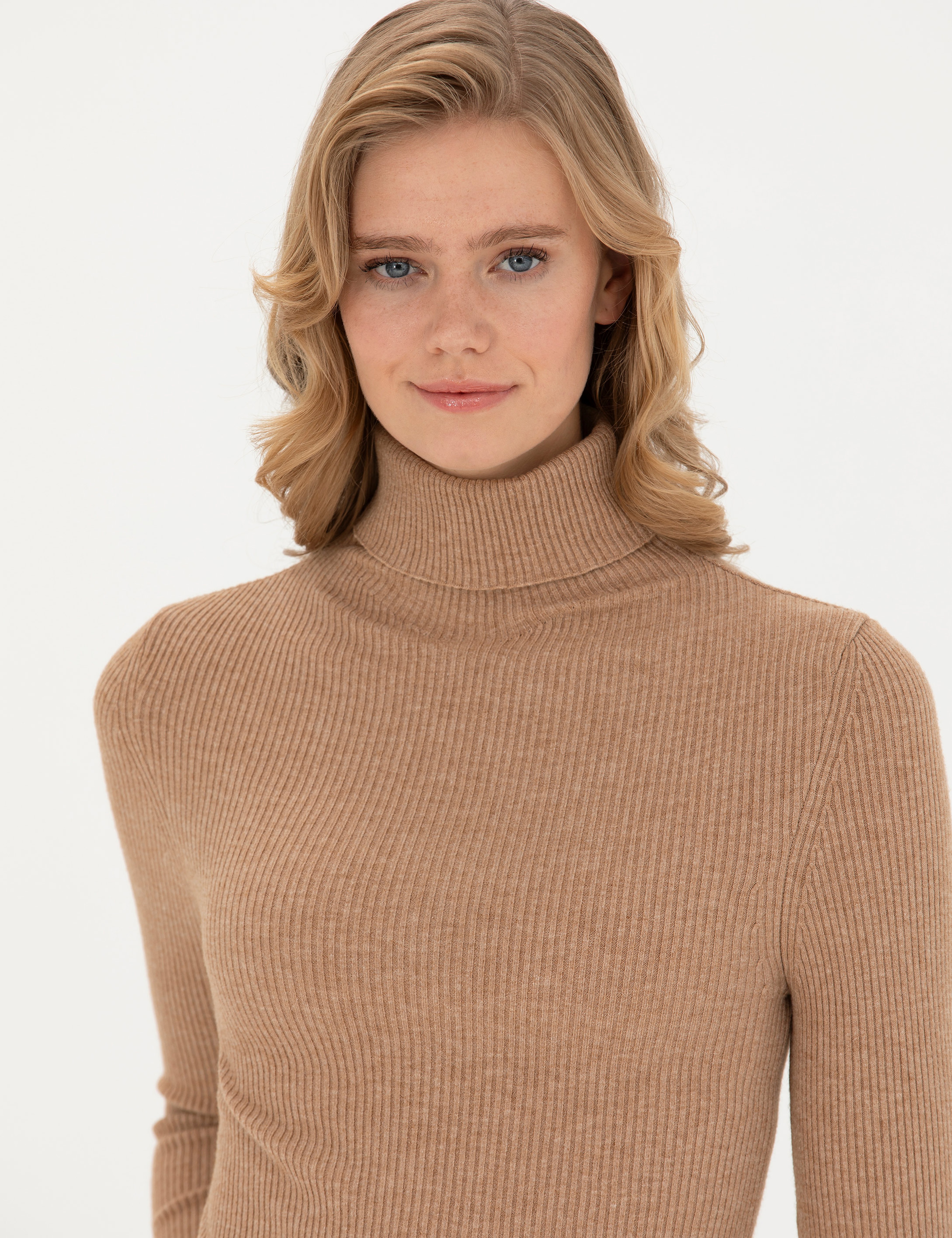 Bej Extra Slim Fit Balıkçı Yaka Kazak - Image 1
