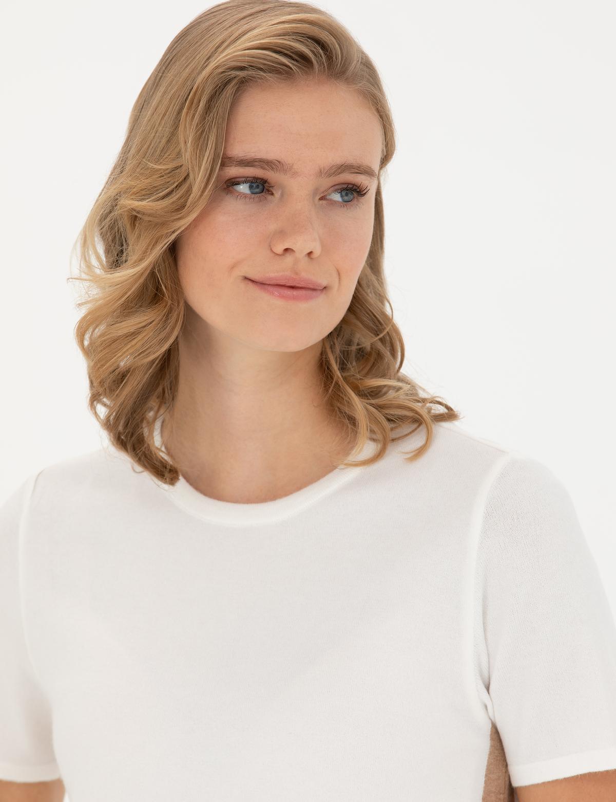 Ekru Slim Fit Bisiklet Yaka Triko Tişört - 50278909003