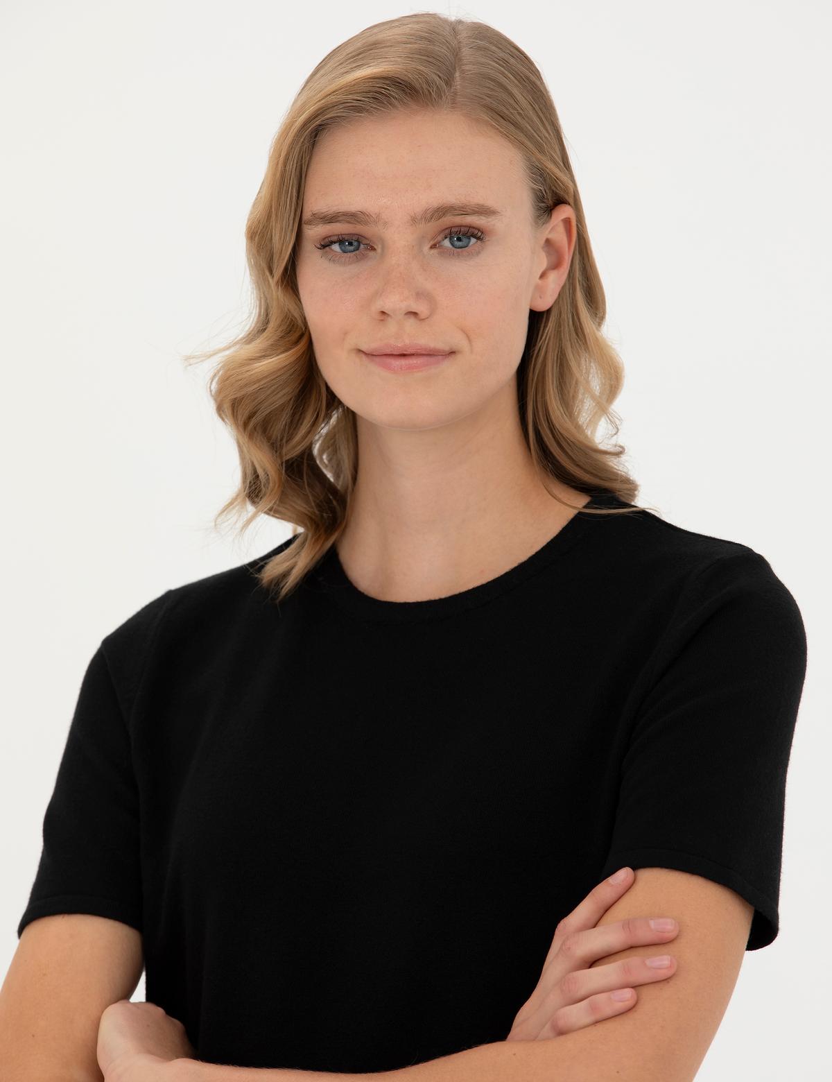 Siyah Slim Fit Bisiklet Yaka Tişört - 50278909014