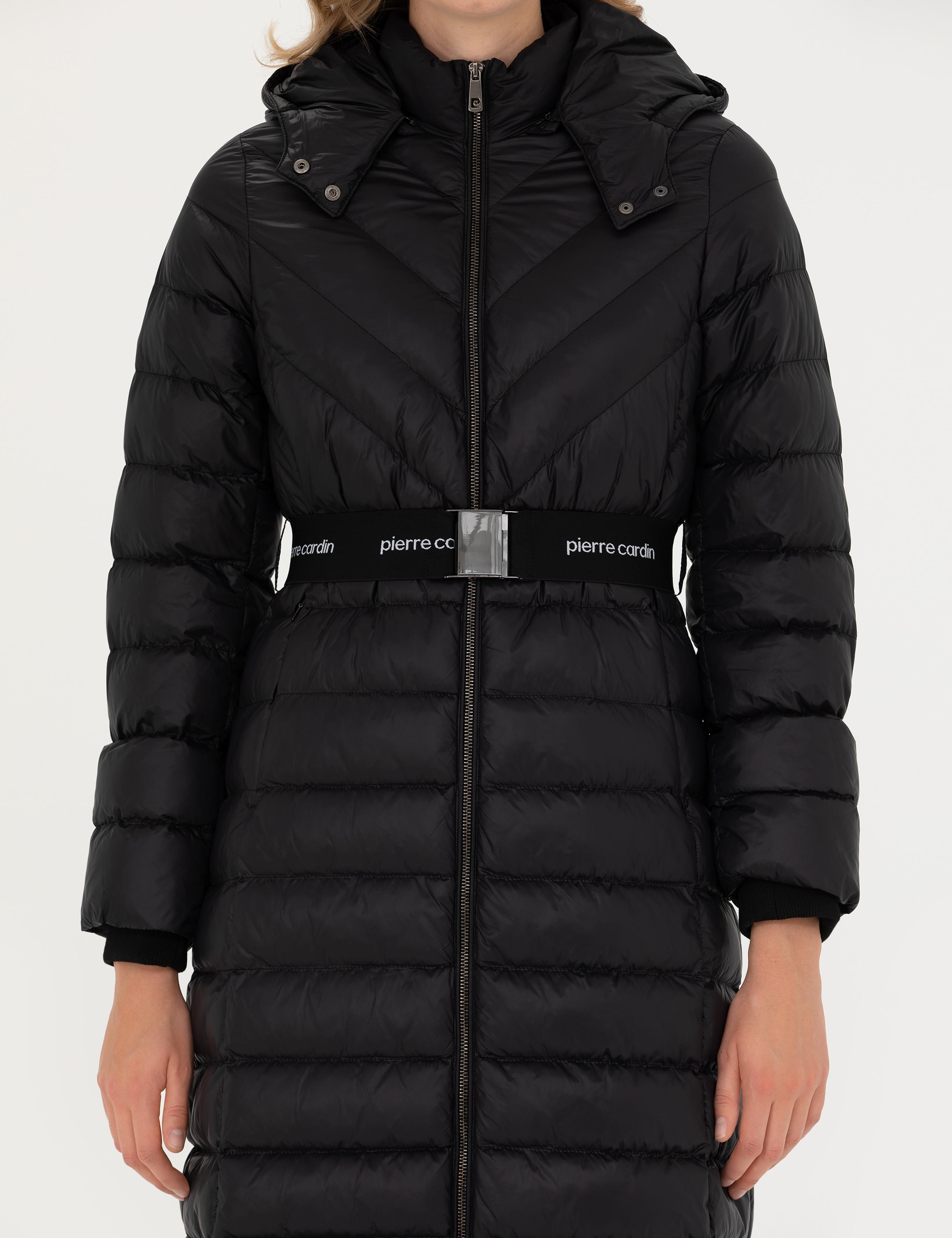 Siyah Kapüşonlu Kaban