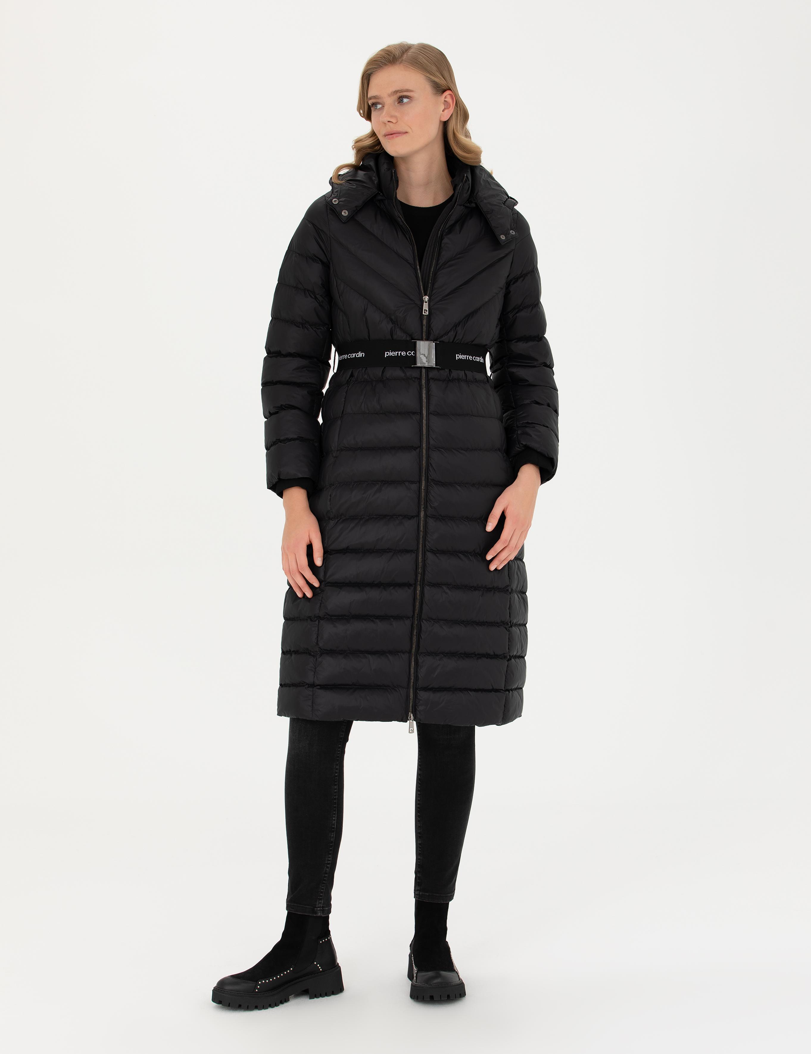 Siyah Kapüşonlu Kaban